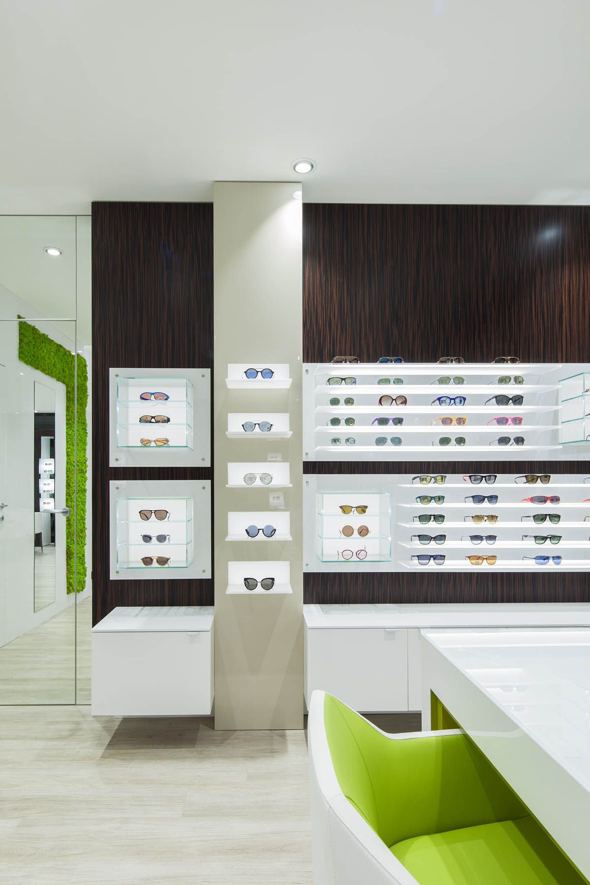 光学商店改造中的摄影艺术-26