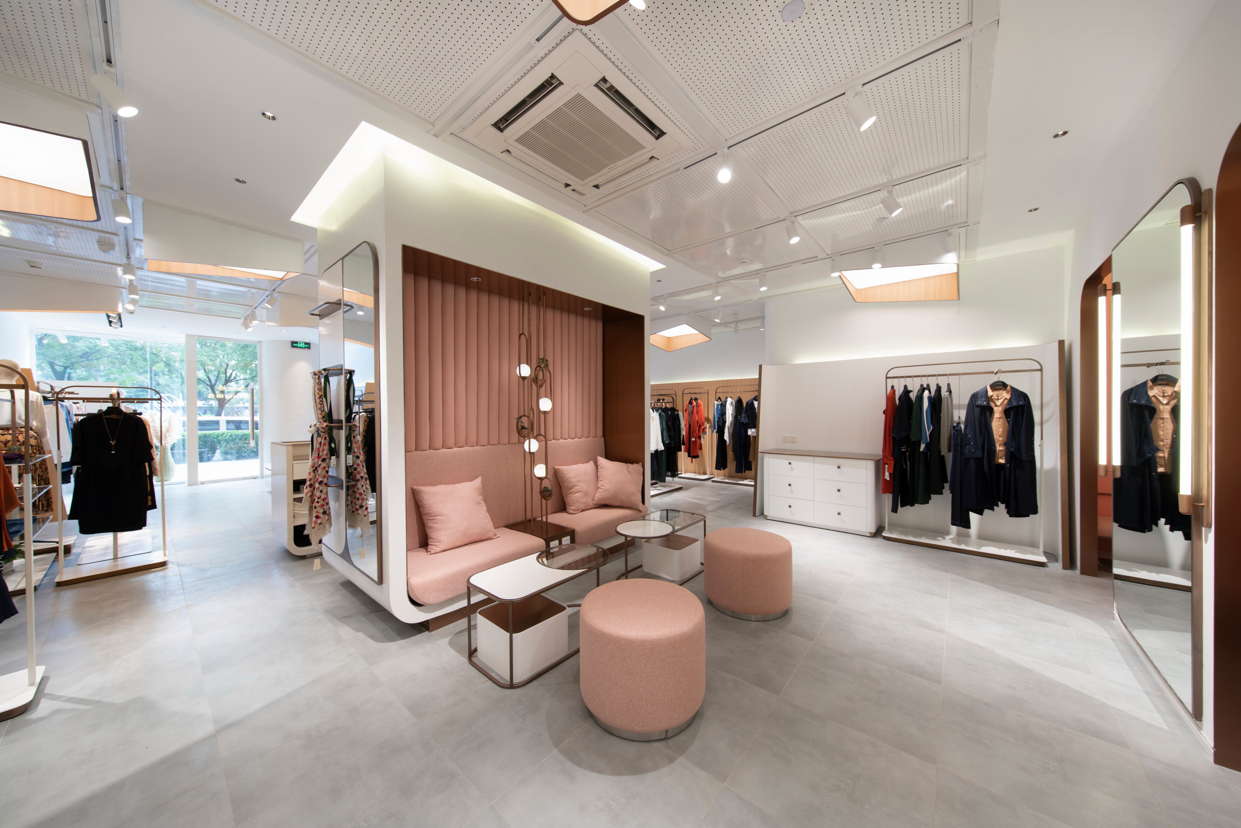 "年妞家"与"甲鼎"女性品牌旗舰概念店-7