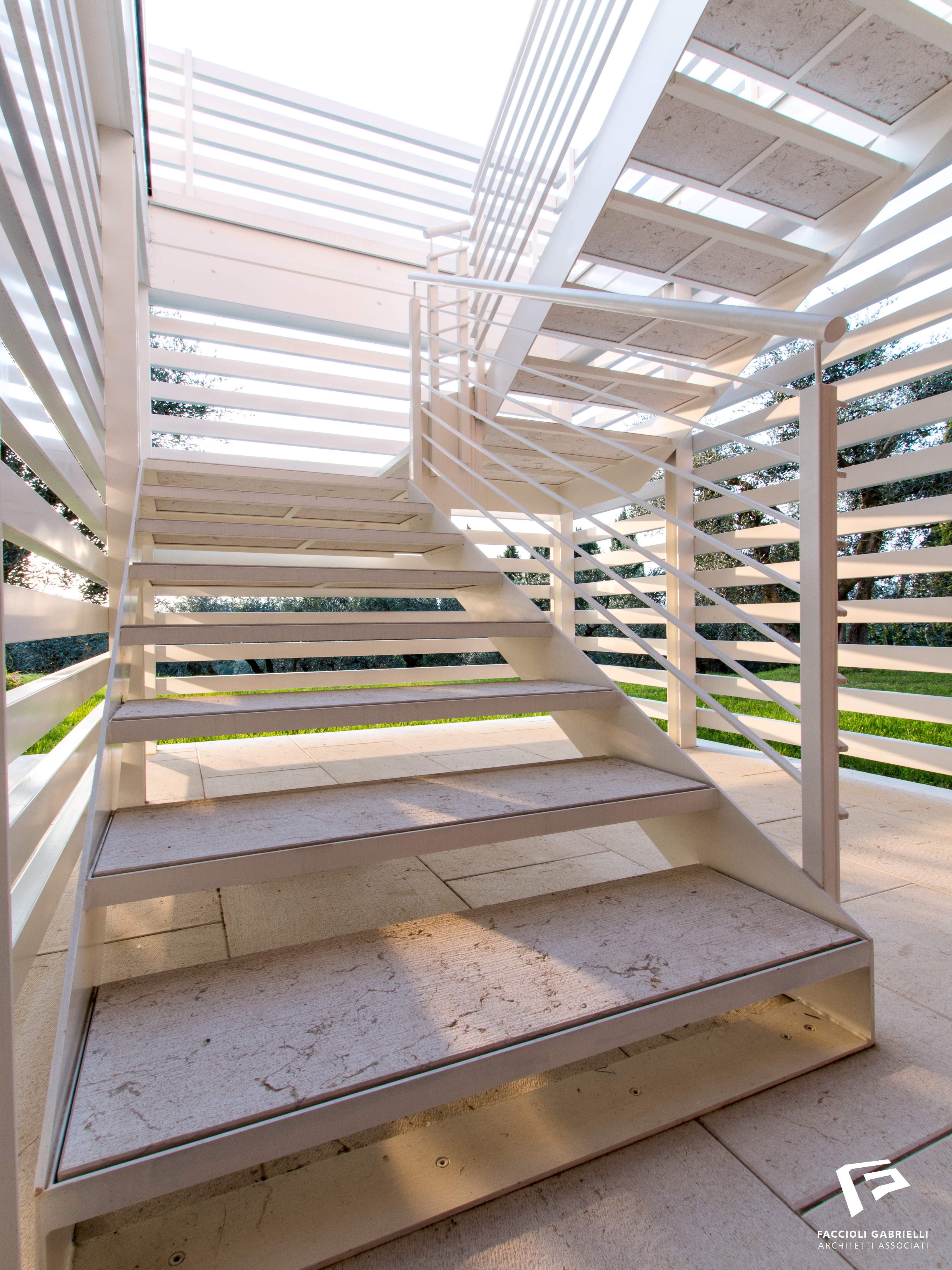 意式湖畔别墅-4