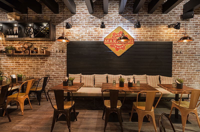 芬兰 Jumbo 购物中心的"Makaronitehdas"餐厅,工业风内饰引人入胜-6