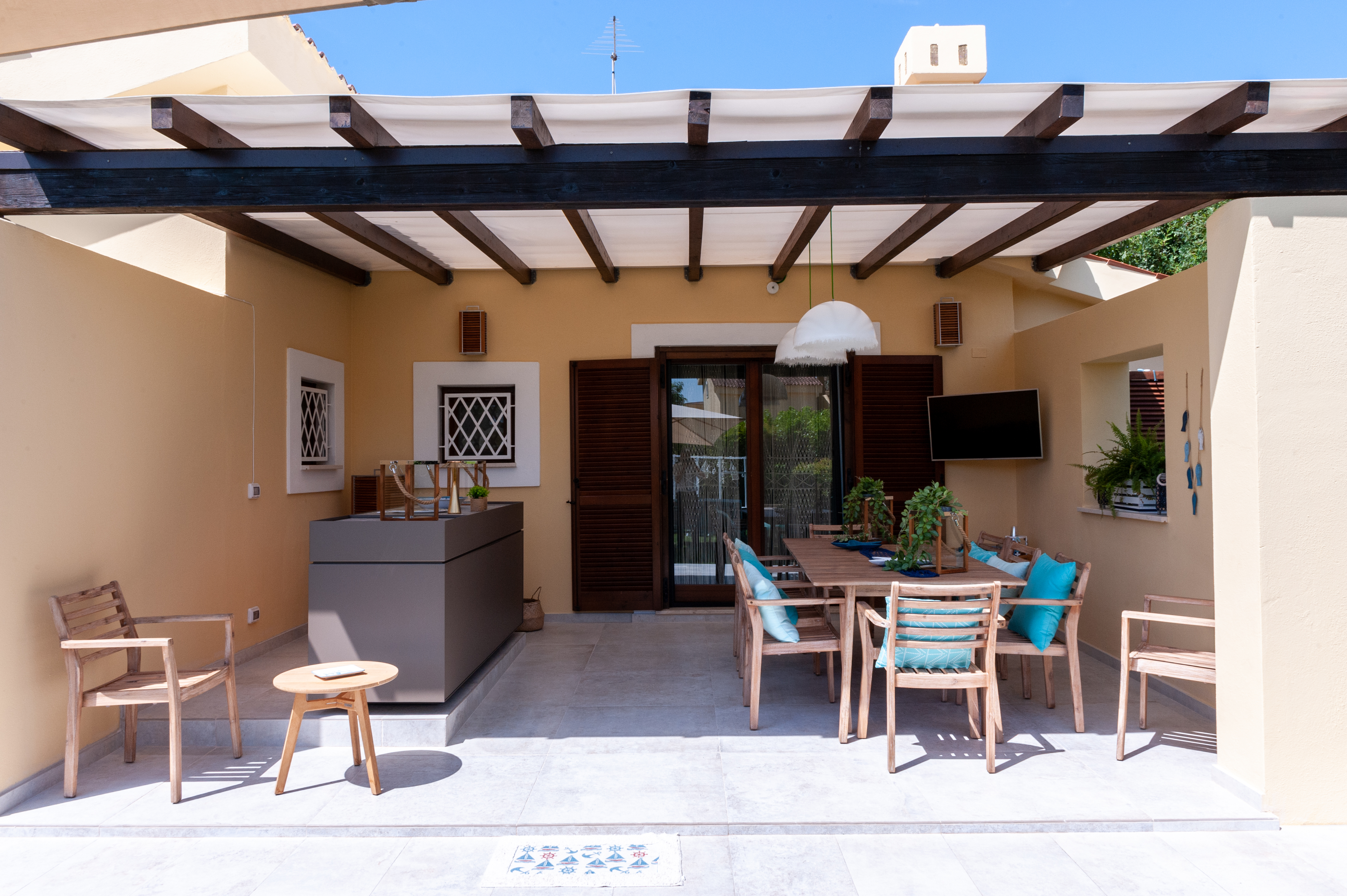 海洋主题的轻盈别墅设计-11