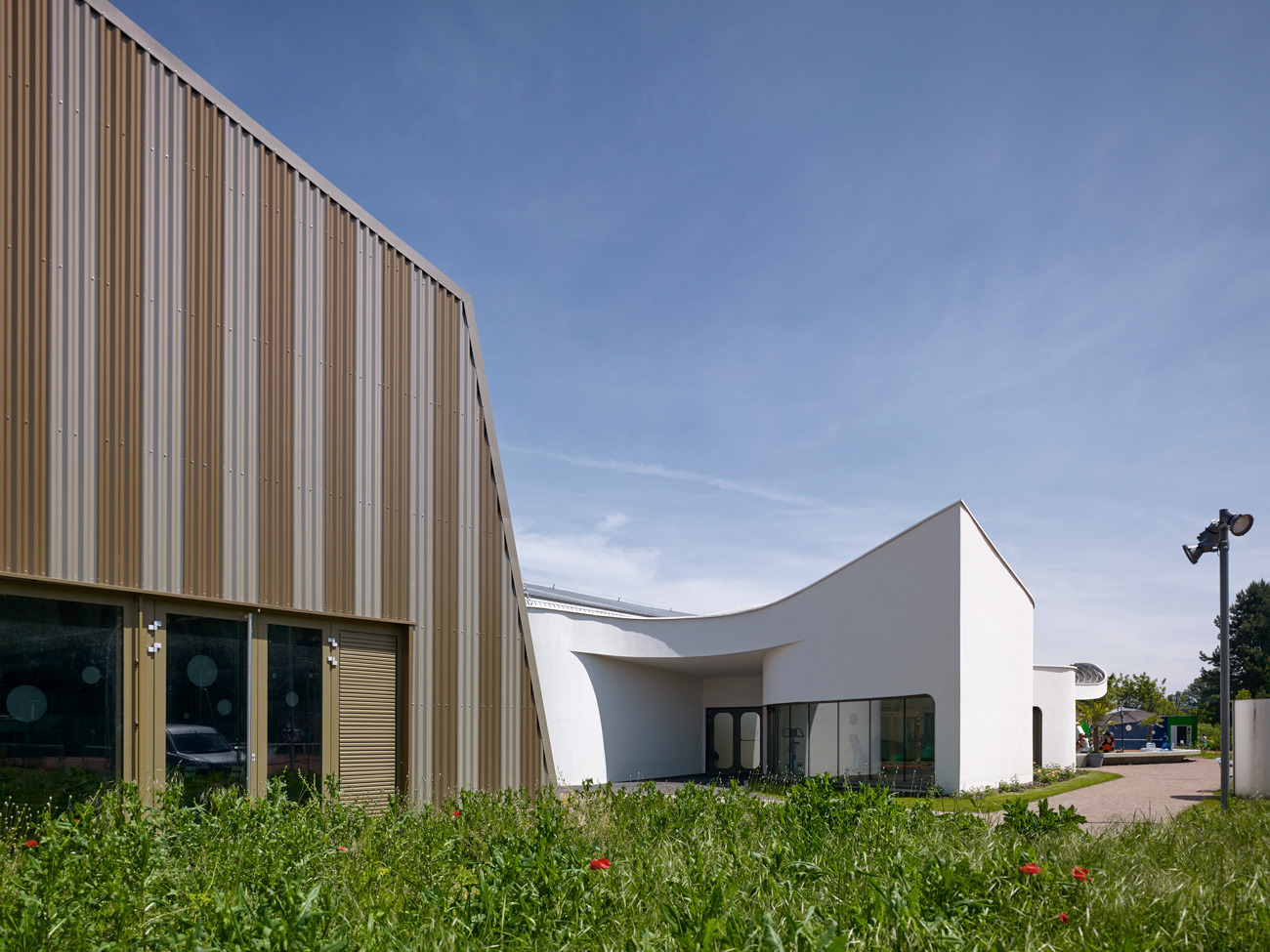 动感轨迹下的网球俱乐部设计-2