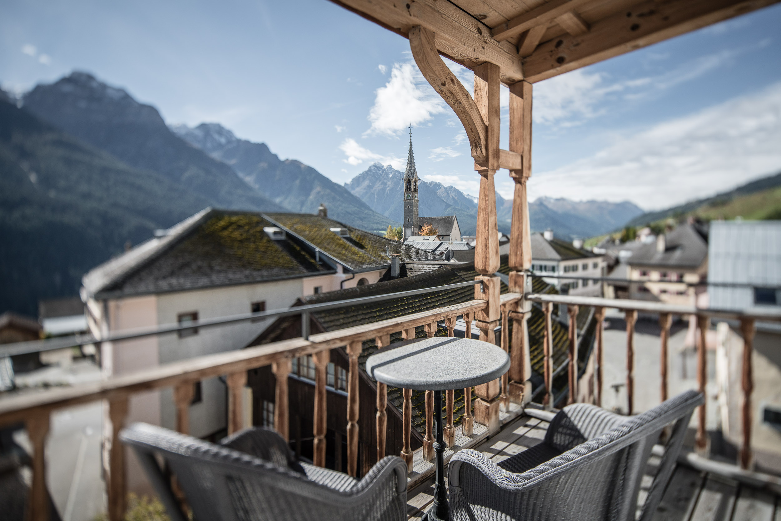 阿尔卑斯山间的艺术瑰宝——瑞士 Sent 酒店-10