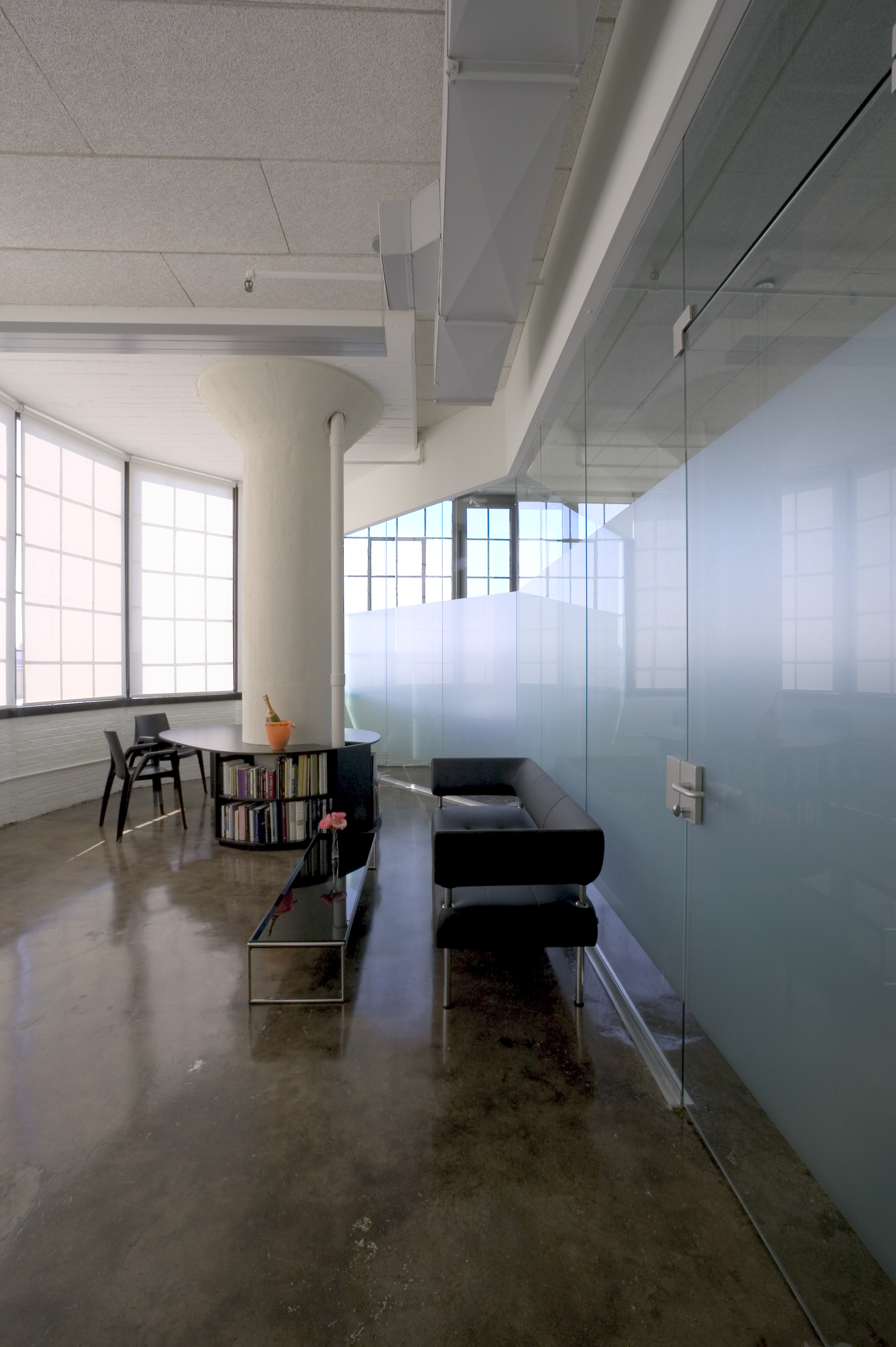 Clicquot Champagne 总部设计-20