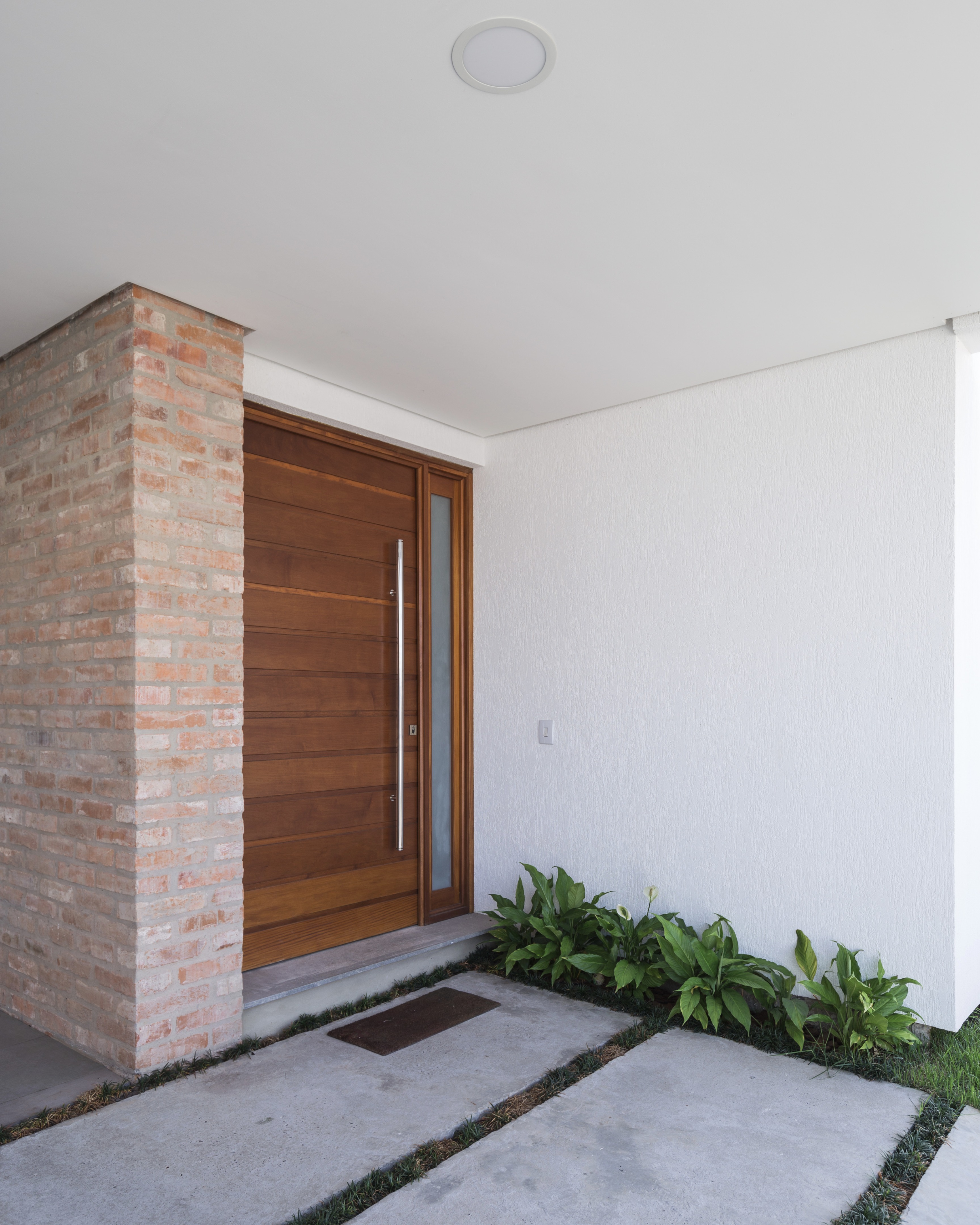 巴西现代简约别墅，自然与永恒的融合-3