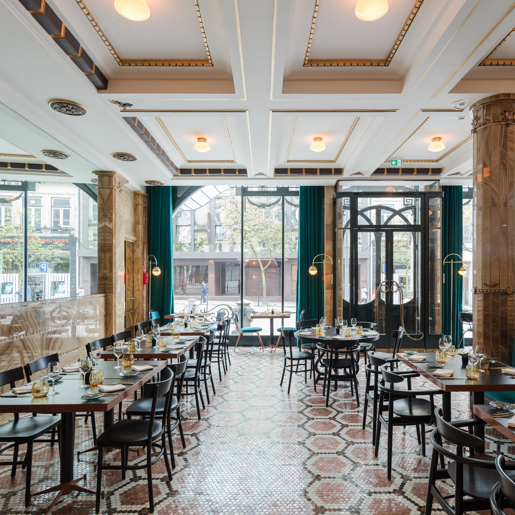 葡萄牙波尔图历史建筑“A Brasileira”酒店的修复与新生-59