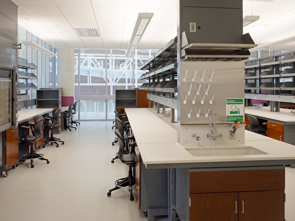 CARE,Crawley大楼-7