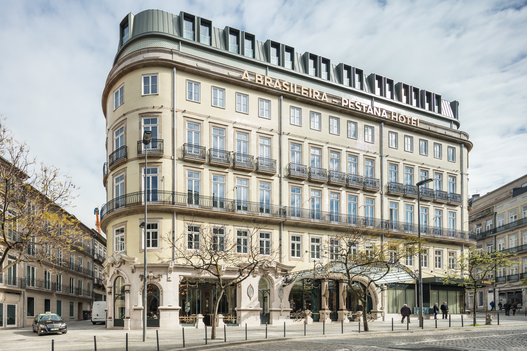 葡萄牙波尔图历史建筑“A Brasileira”酒店的修复与新生-11