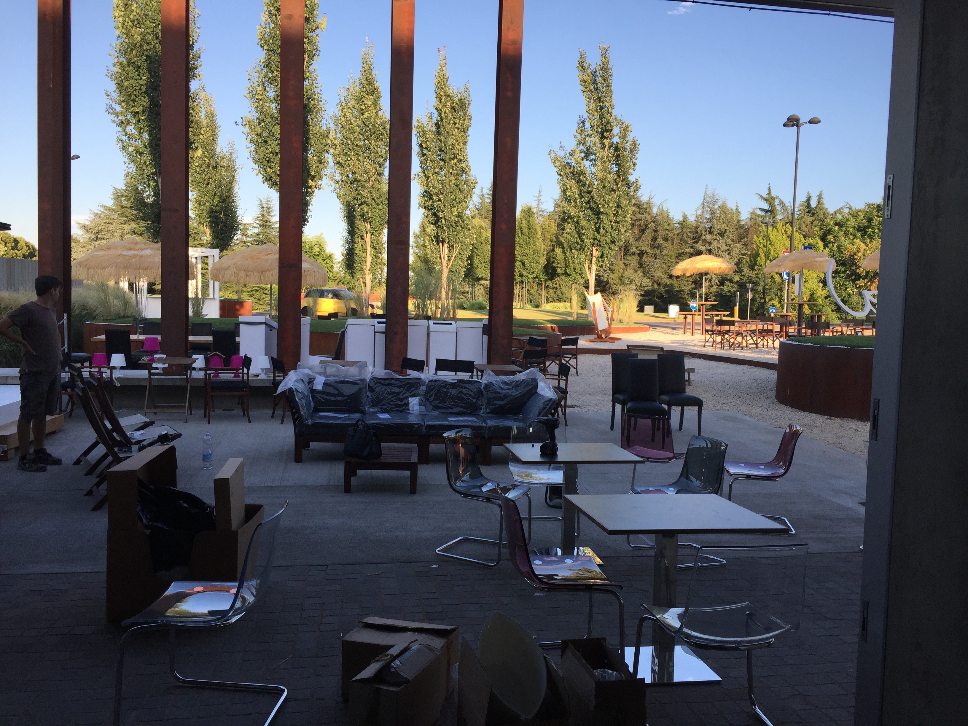 2015 年完成的 Palapa 项目，将工业遗址改造为时尚咖啡馆-46