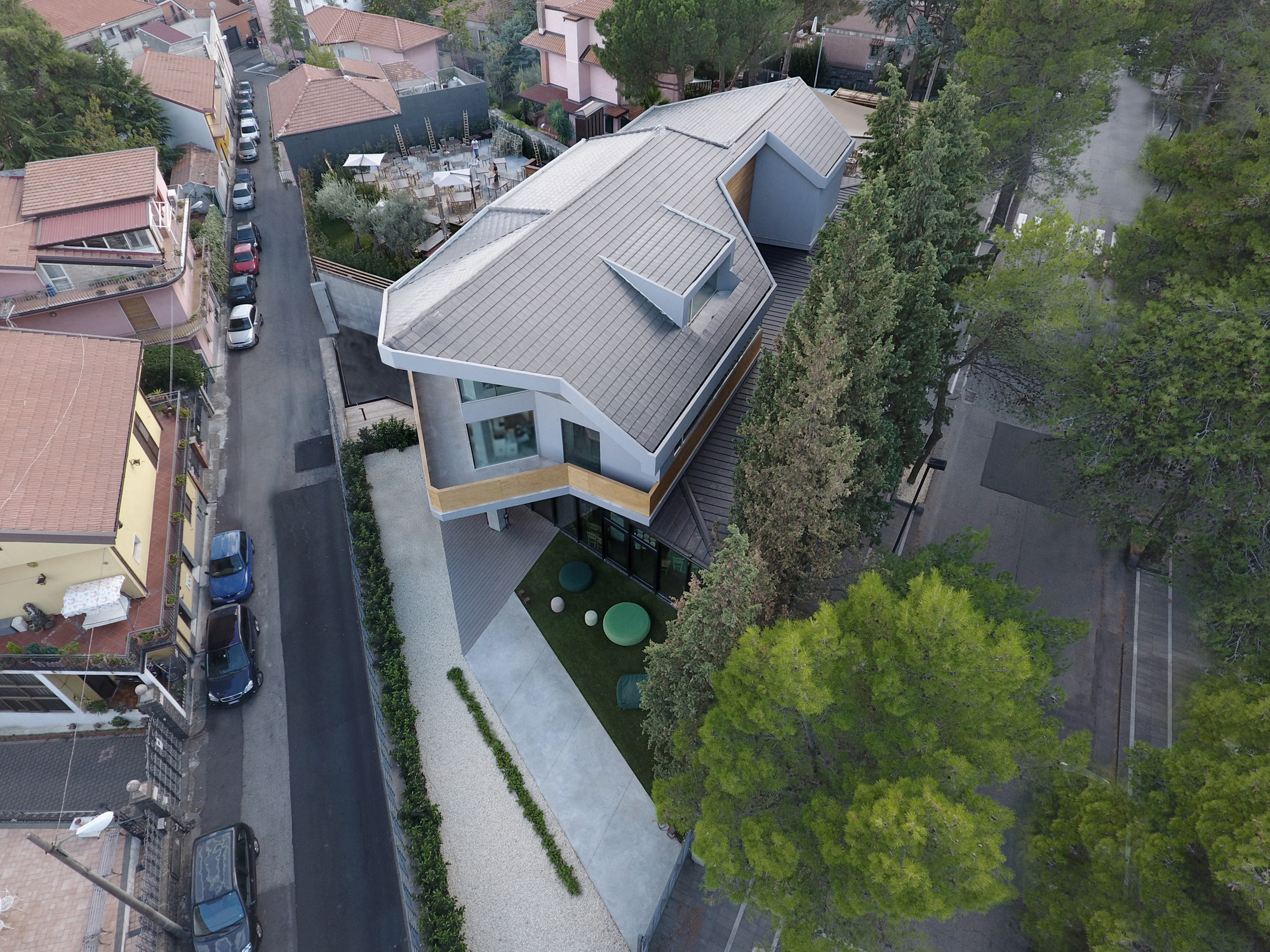 古宅新生,餐饮空间与历史文化的完美融合-3