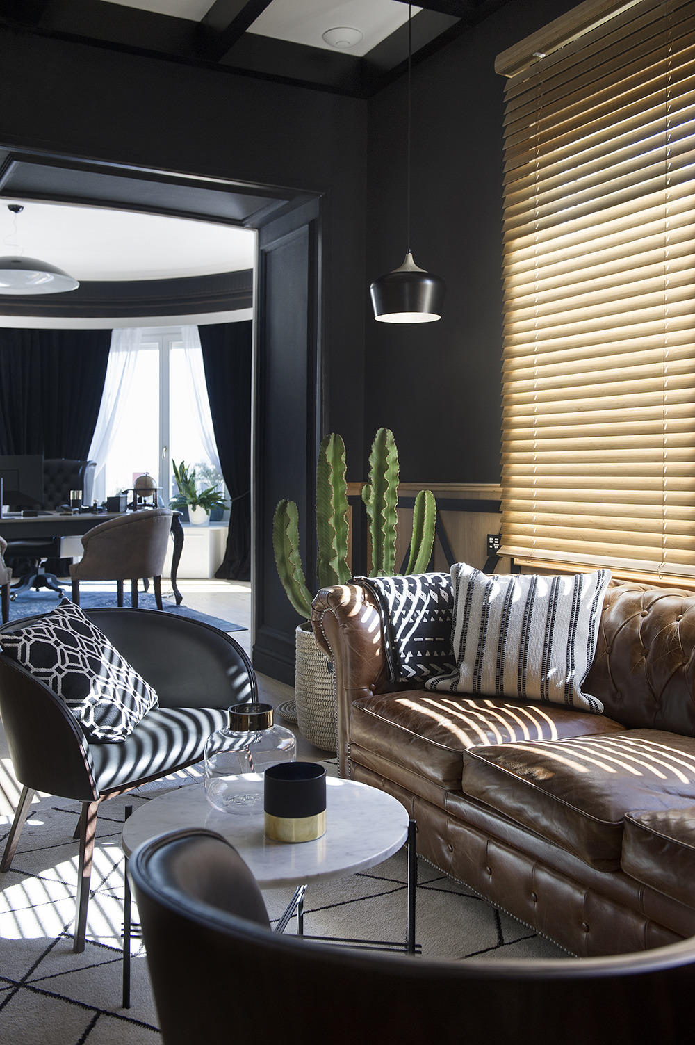 跃居之上 | 顶层公寓的室内设计魅力-48