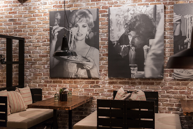 芬兰 Jumbo 购物中心的"Makaronitehdas"餐厅,工业风内饰引人入胜-16