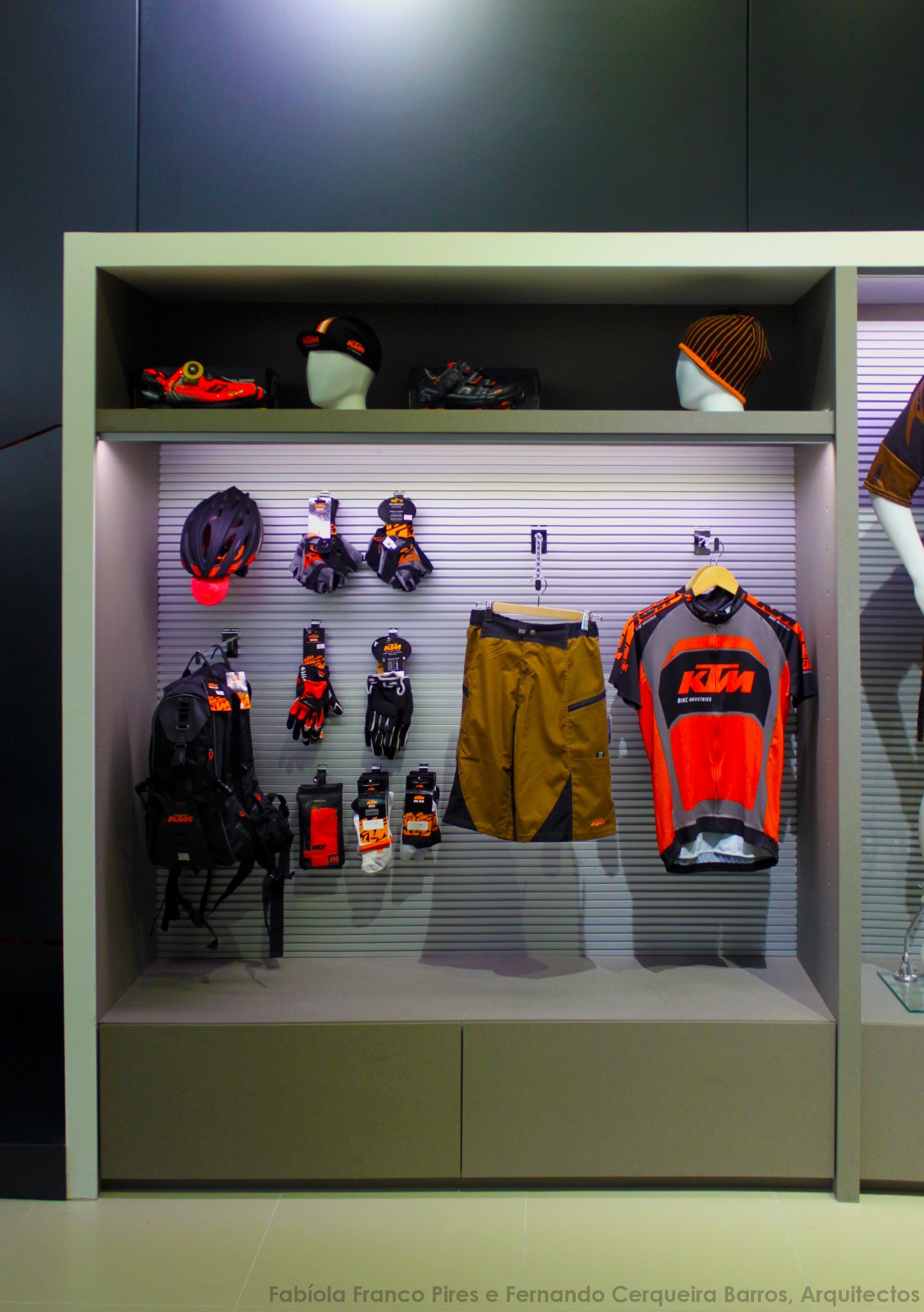 KTM Megastore 室内设计案例-14