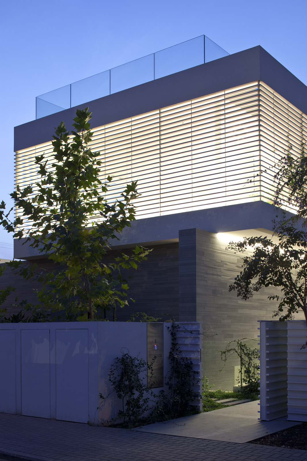 线性之家 | 利用石墙与木“Mashrabiya”打造四维空间-21