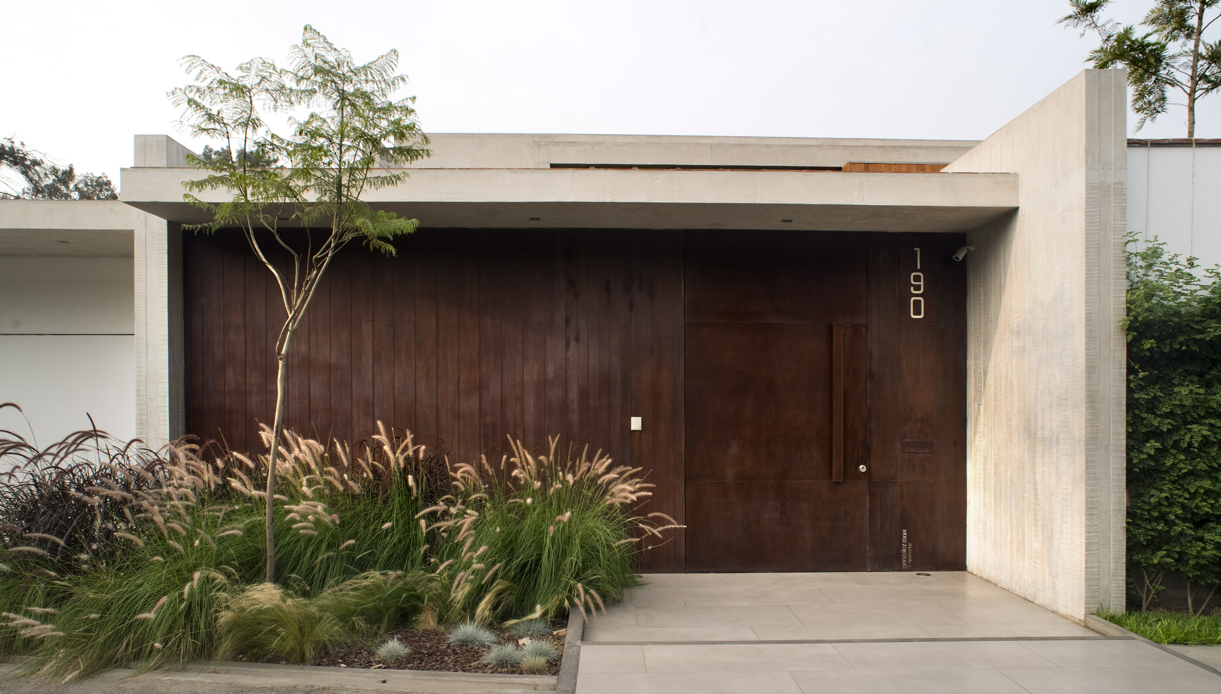 绿意盎然的山间别墅-4