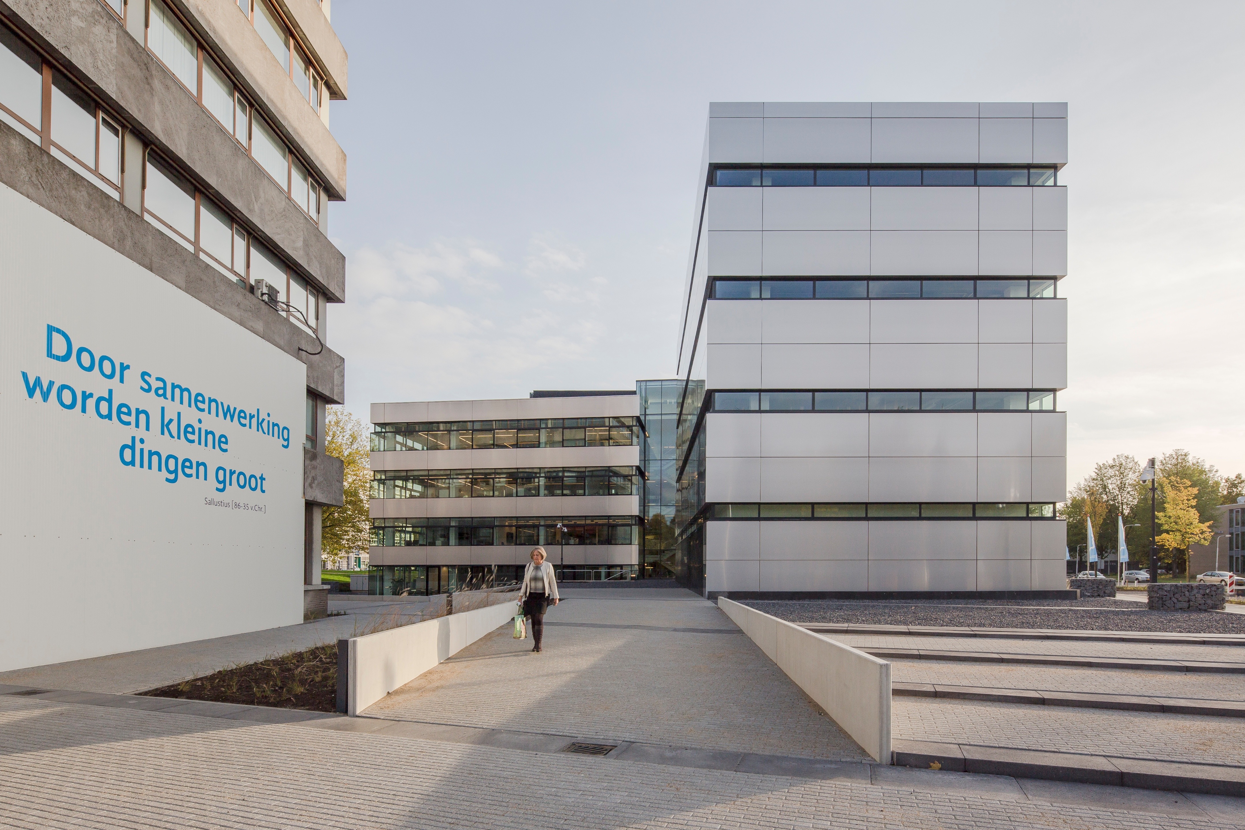 范斯潘东克企业大厦-0