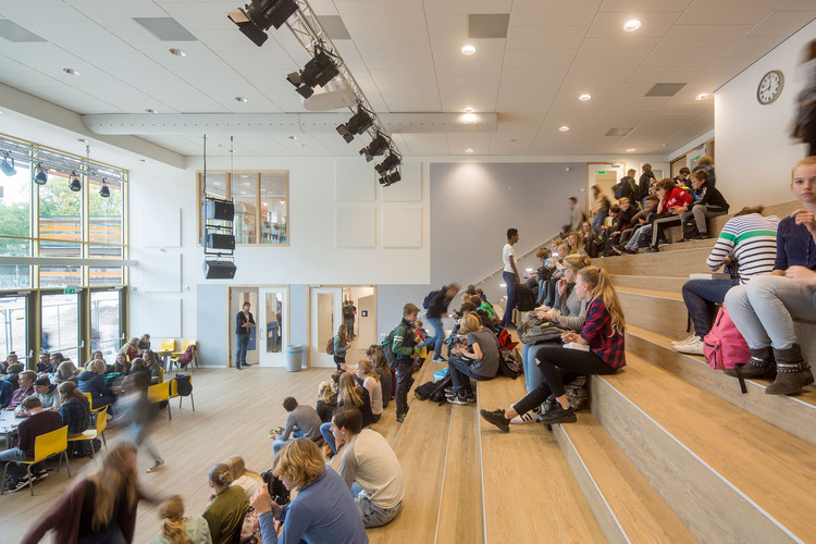 荷兰多霍恩彩色新校舍 | 自然、紧凑与可持续的教育产业-16