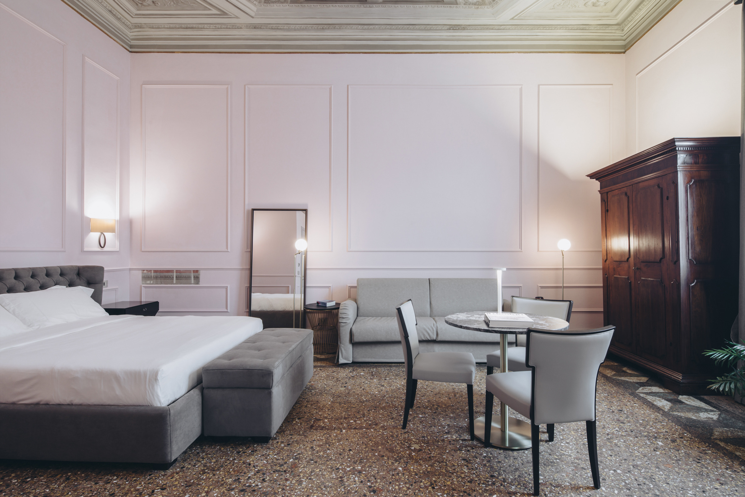 意大利博洛尼亚百年建筑的奢华套房新生-4