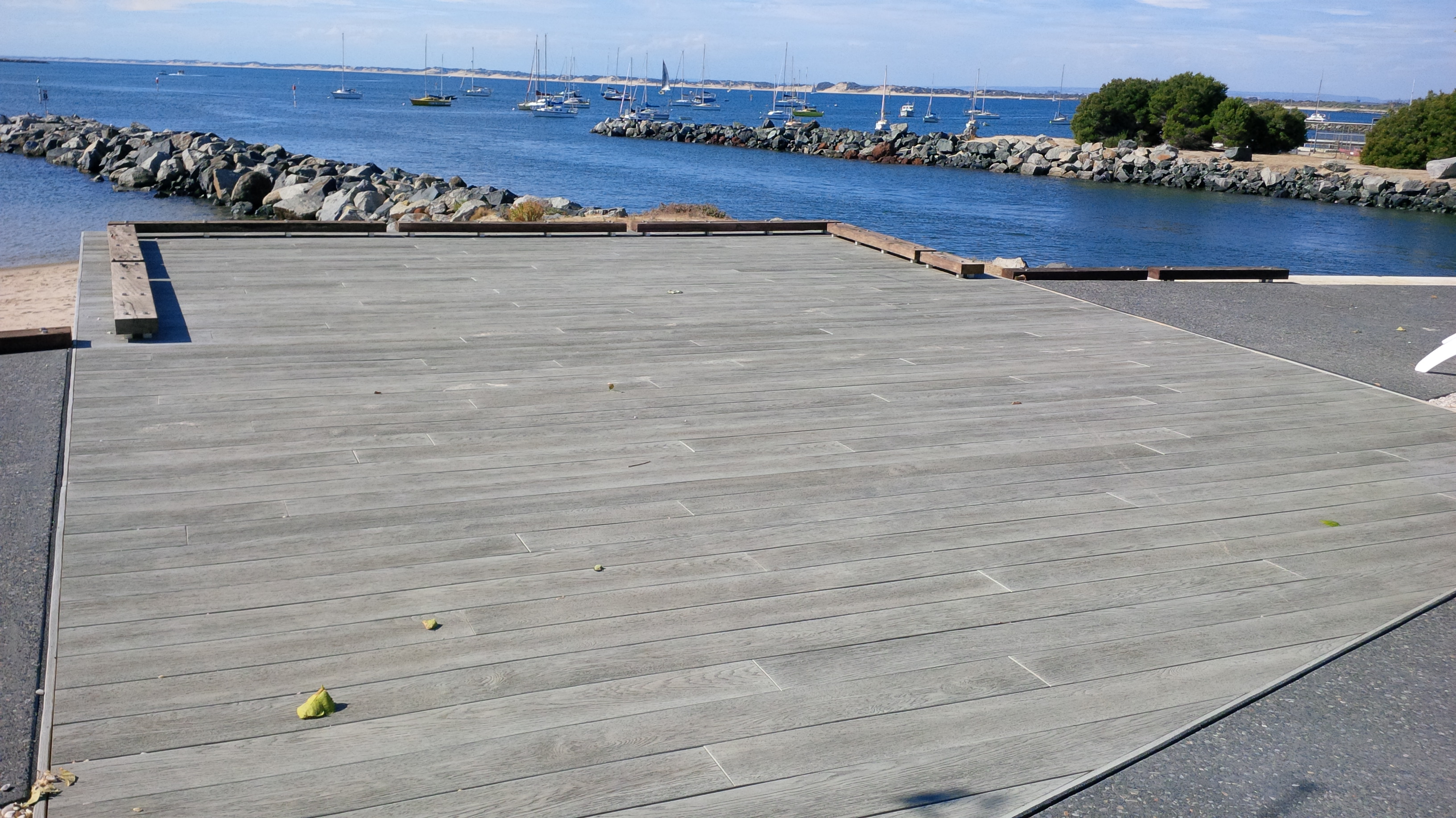 2014 年完工的 Millboard Smoked Oak decking 项目-17