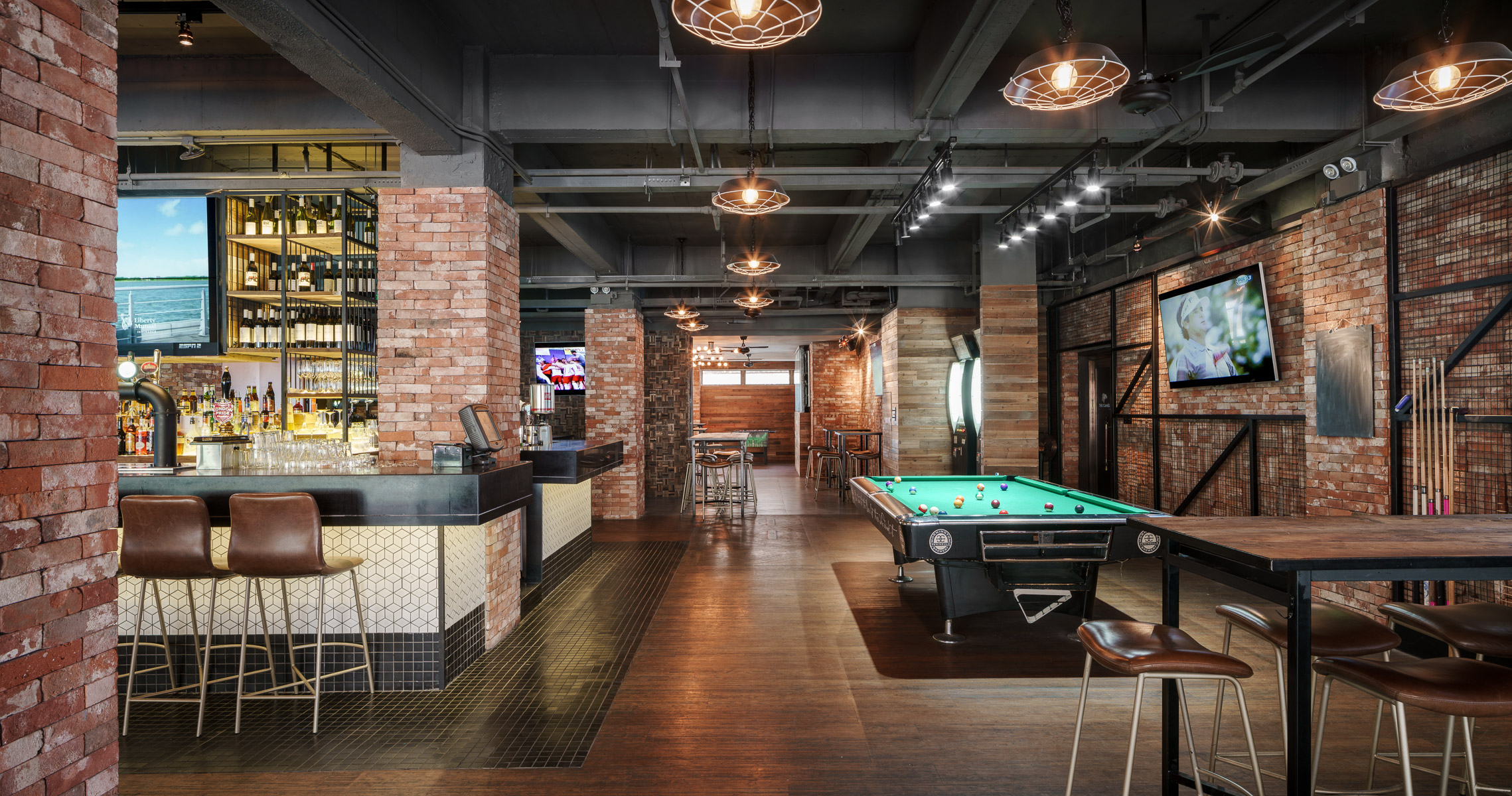 上海“骆驼”体育酒吧-11