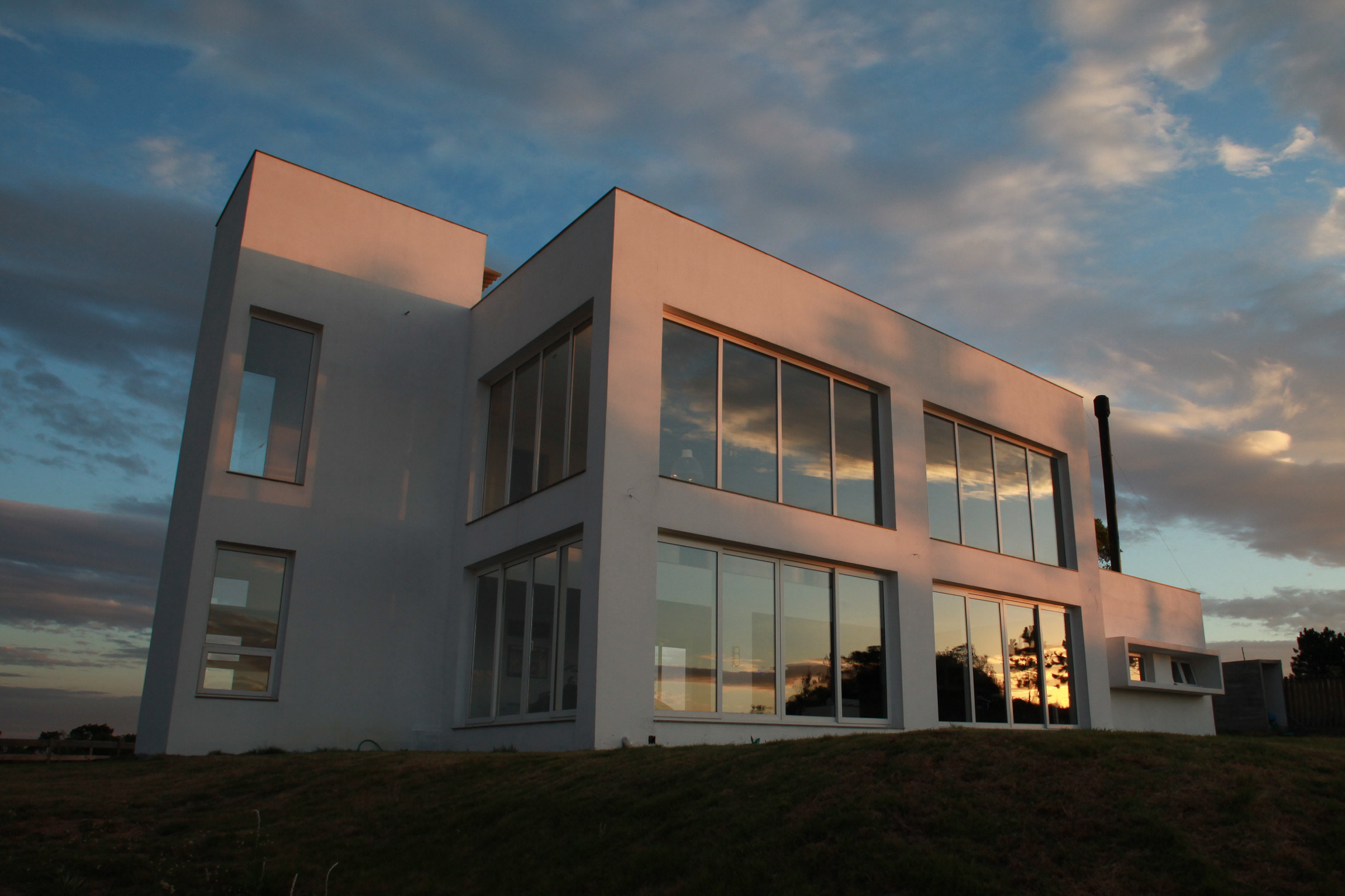 友宅共生 | 融合景观与功能的 445 平米单家庭住宅设计-0