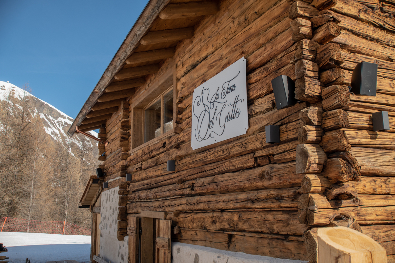 雪山之上的温馨猫舍——La Tana del Gatto 餐厅设计-48