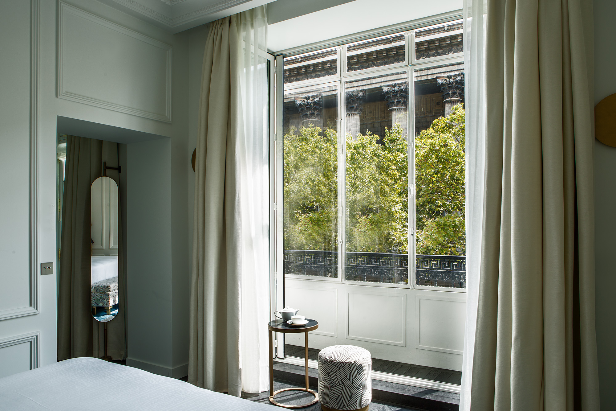 巴黎馥颂酒店 | 粉色与黑色演绎的法式浪漫-55