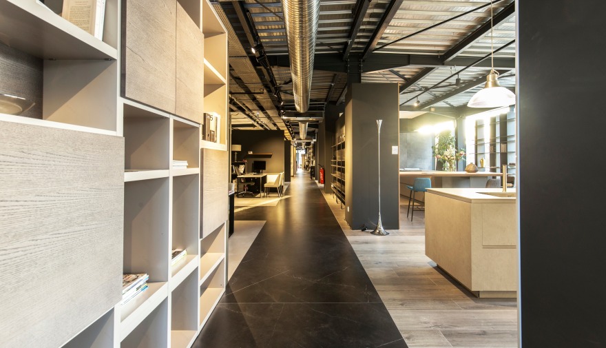 意式简约风 玻璃展示空间-15