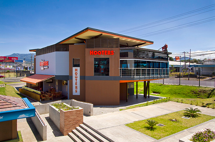 2017 年完成的 Plaza Bratsi 购物中心-11