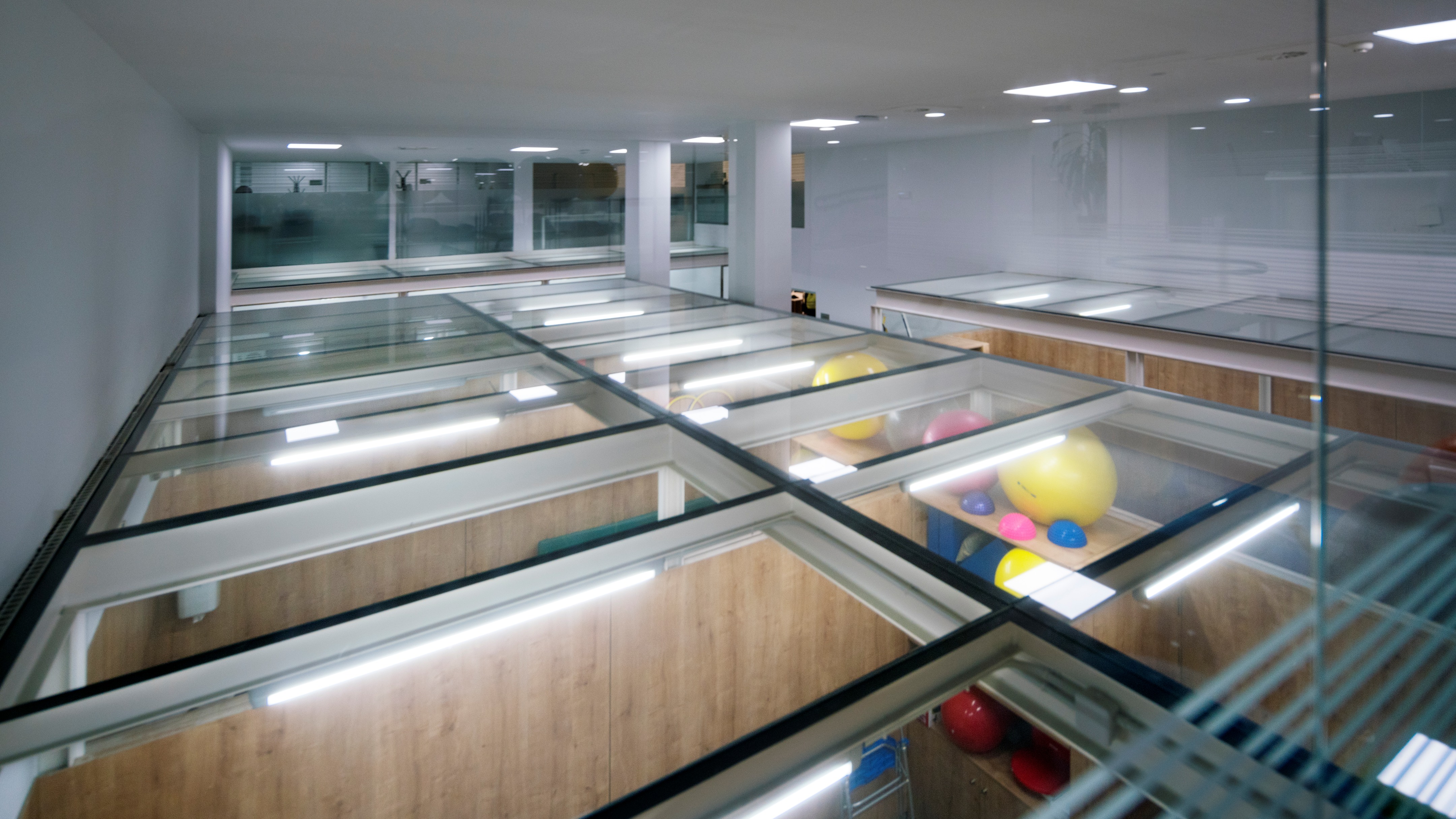 多功能康复中心 · 融入景观的城市医疗空间-14