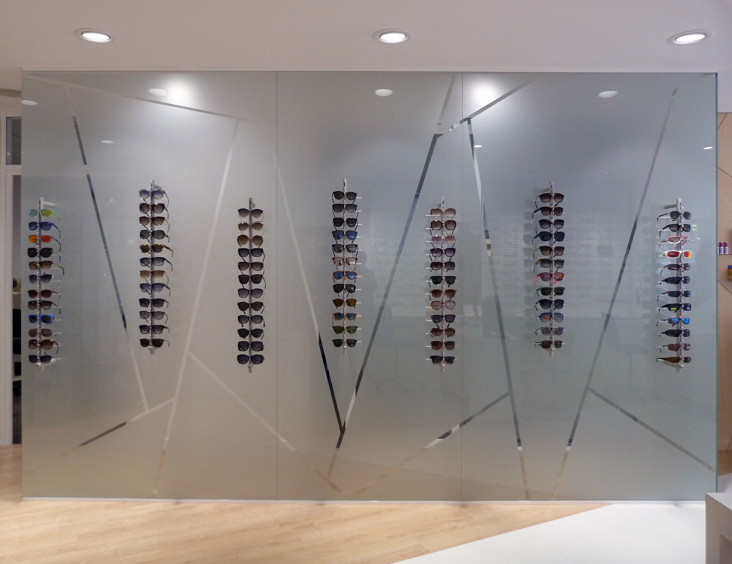 2016 年完成的光学商店设计-14