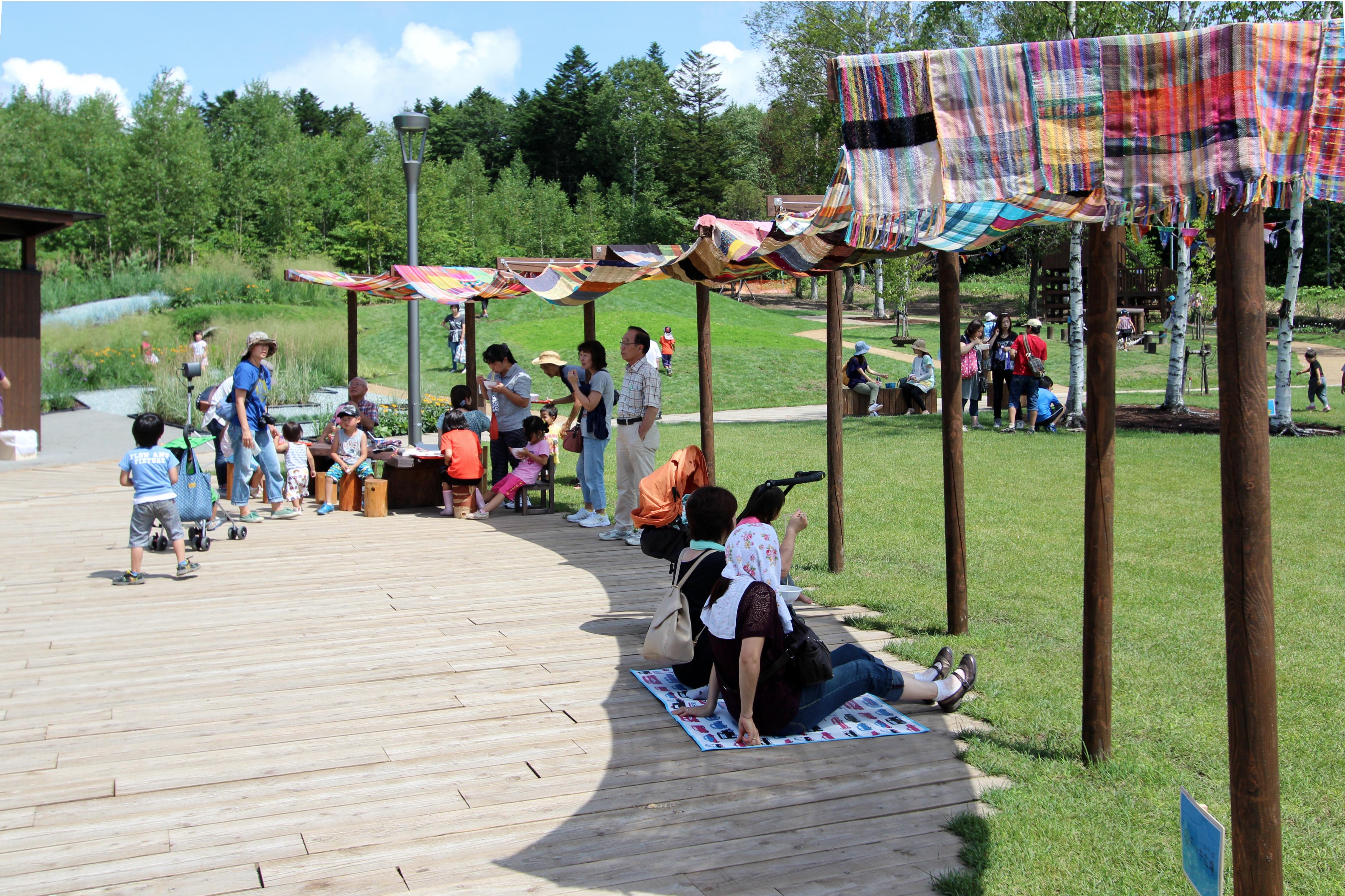 2015 年完成的库鲁米娜公共花园-4