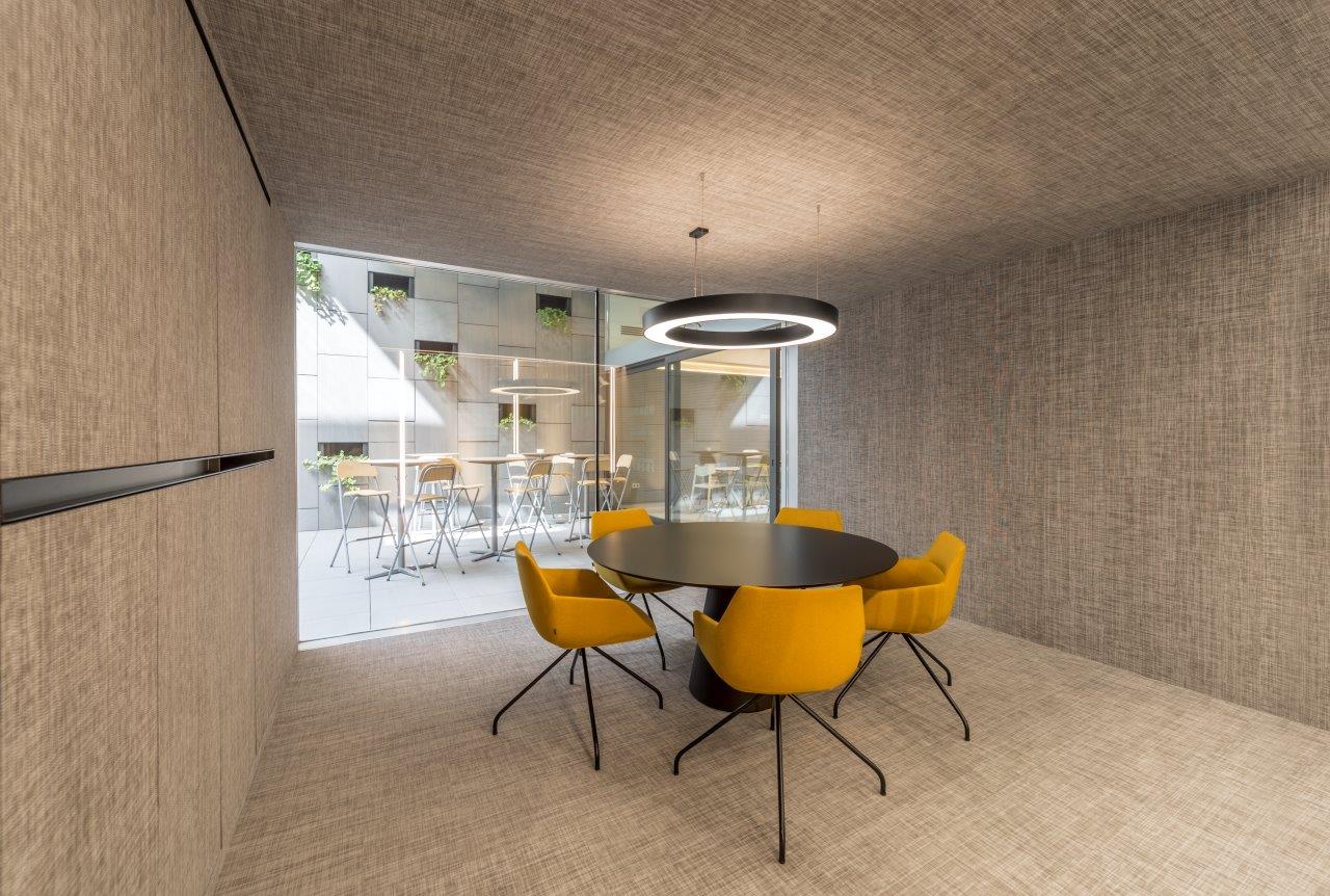 西班牙 AUTIS 公司总部,现代工业风室内设计-6