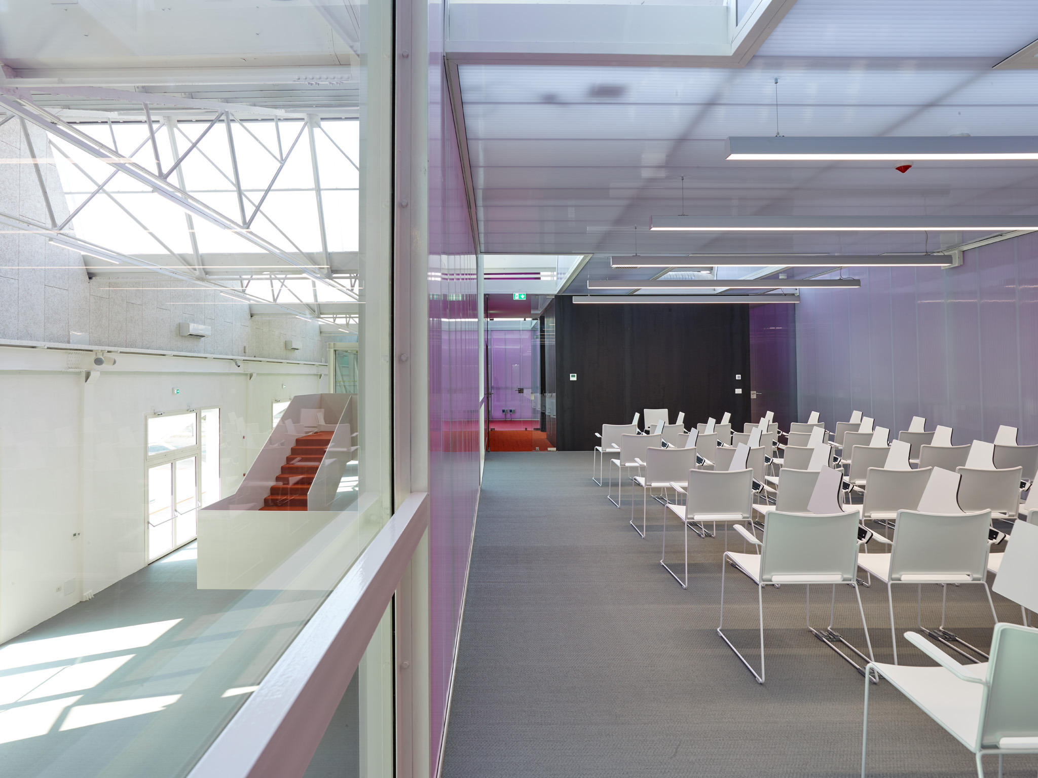 "Multi"椅点亮 Golinelli 文化中心-17