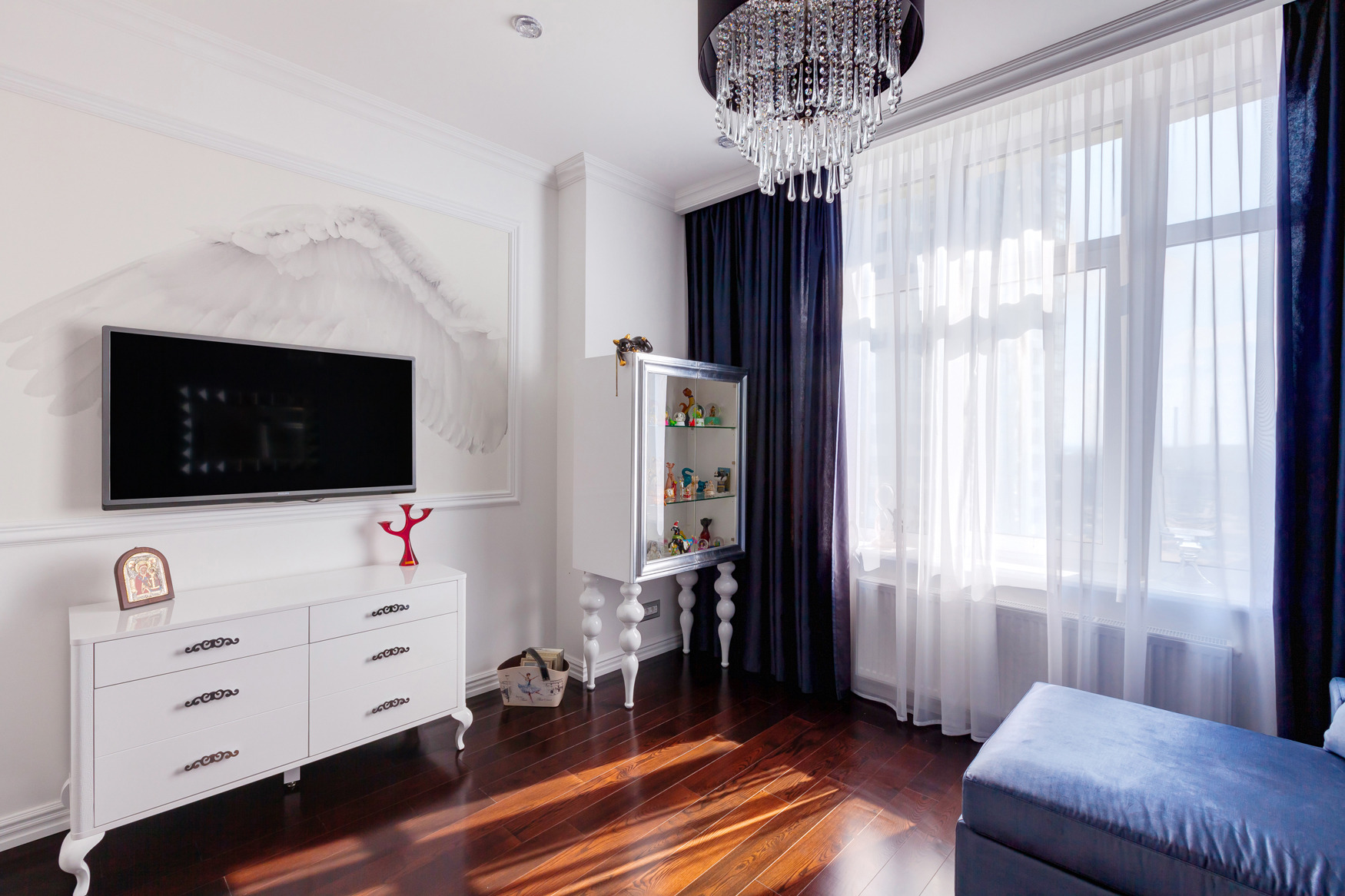 乌克兰女性风格公寓设计-12