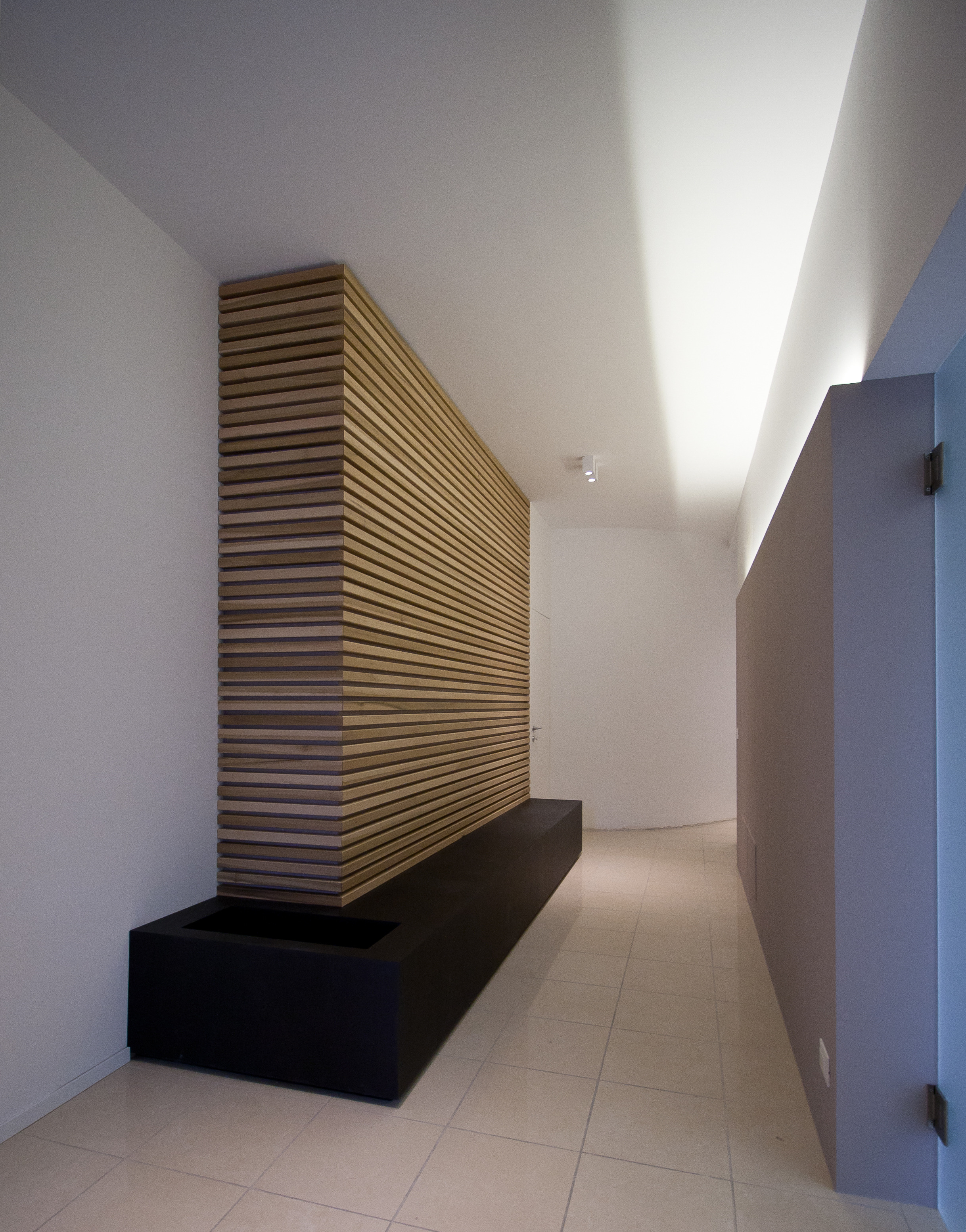 重塑空间，焕发生机——意大利 Treviso 商业空间改造-5