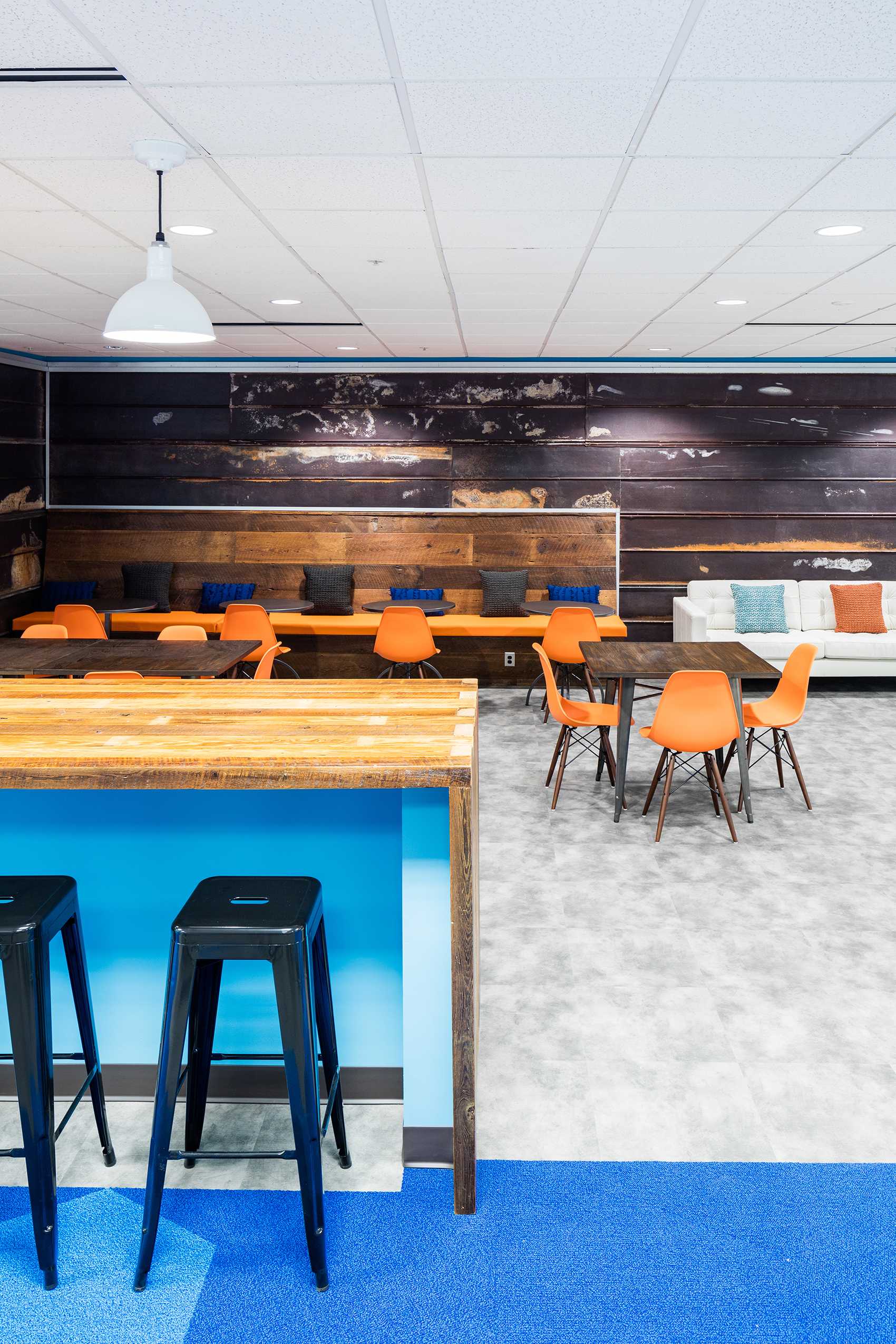 CloudBees Raleigh 办公室的活力设计-7