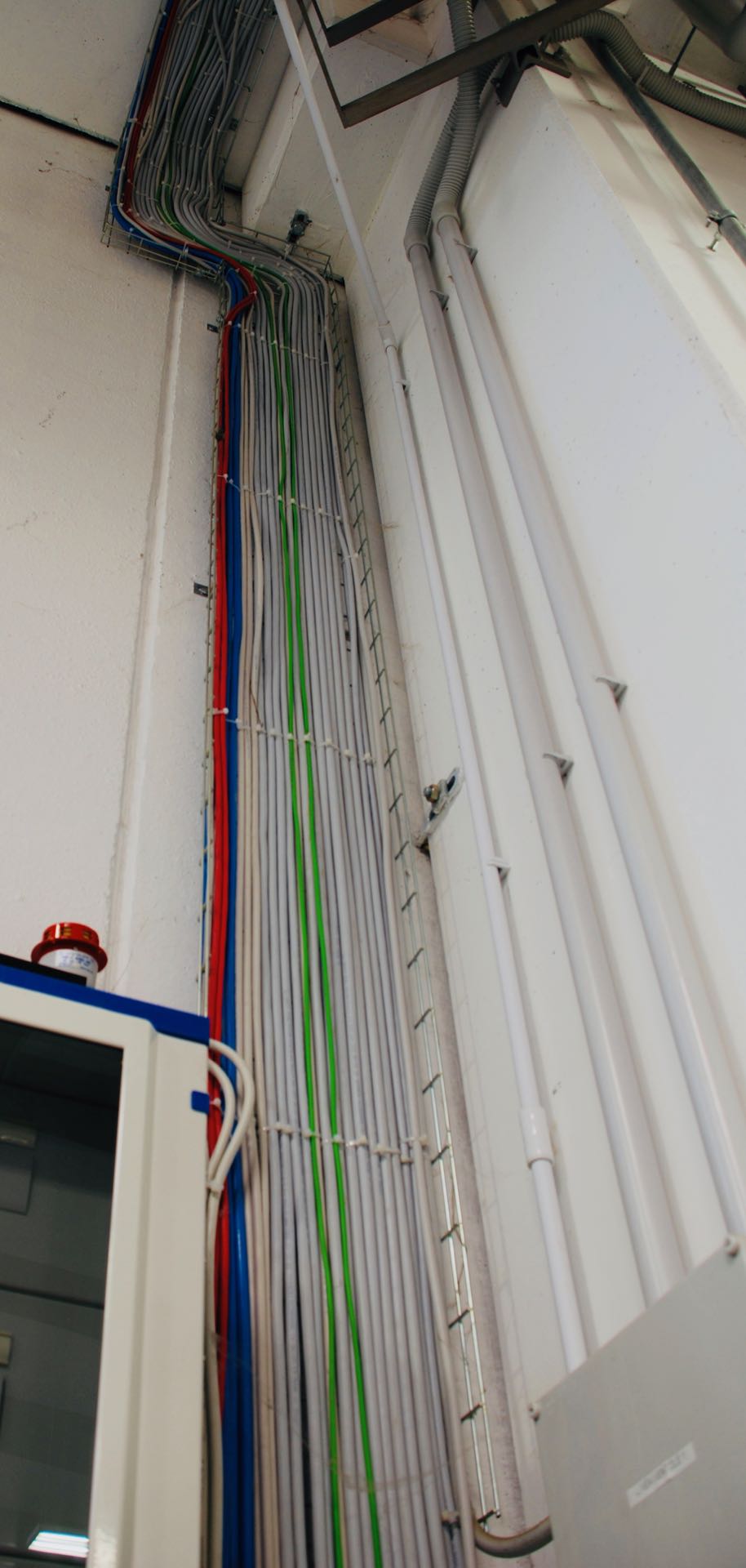 意大利 Polmac 公司总部工厂室内设计案例-18