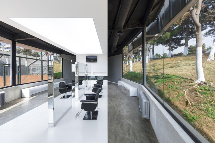 VIP 理发店,对称美学的极致运用-12