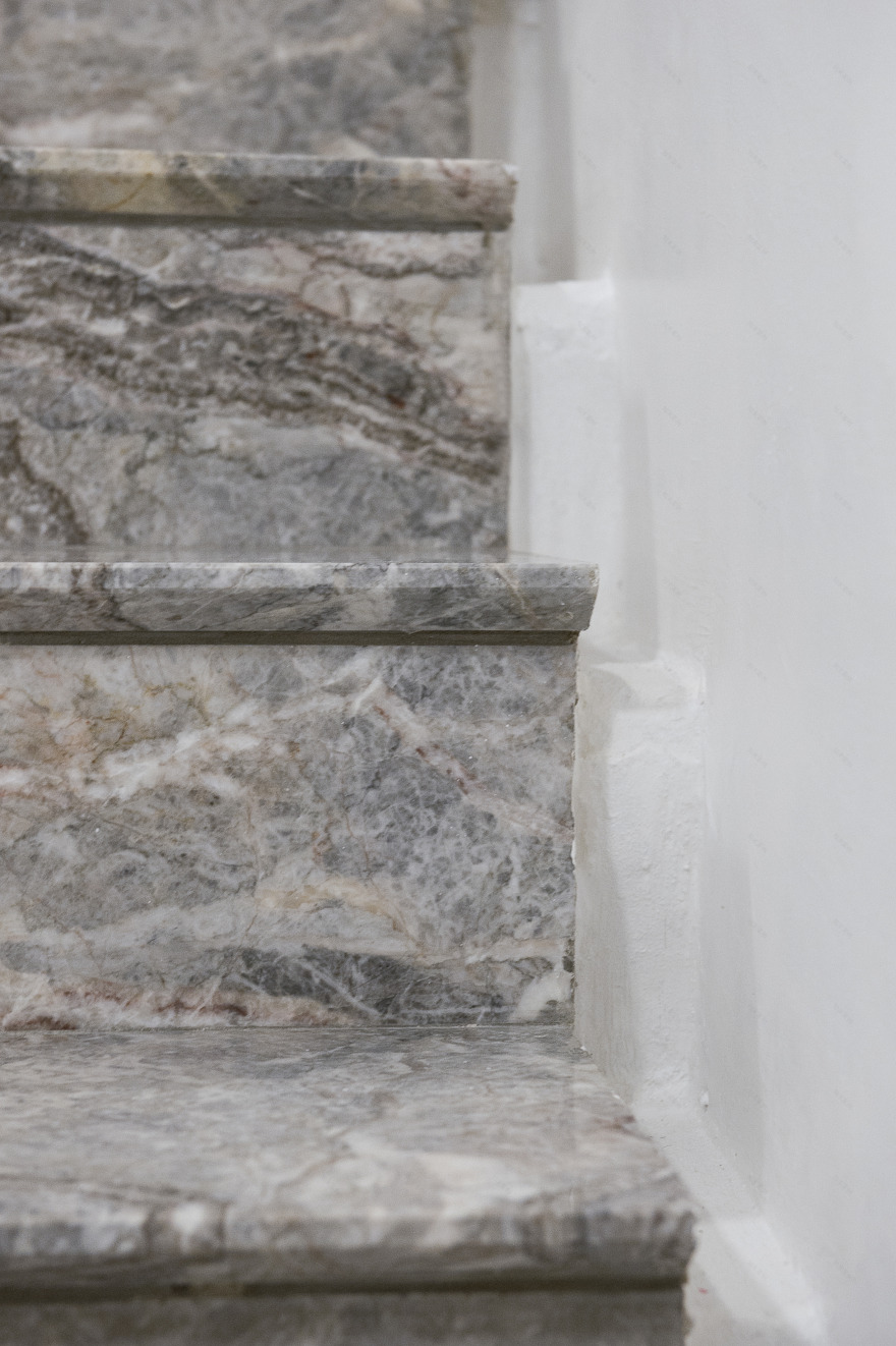 历史建筑中的现代牙科工作室-7