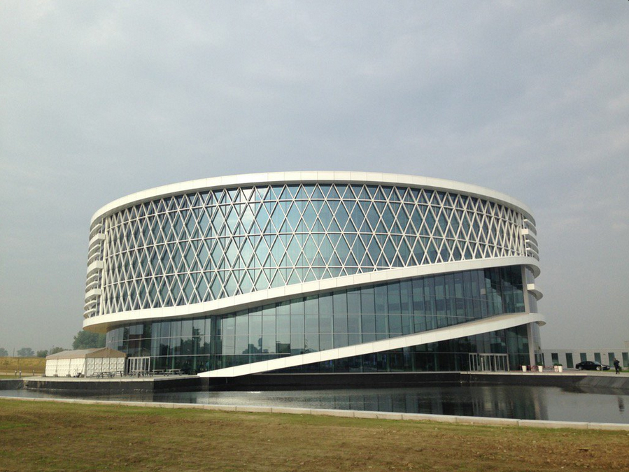 矩阵石材打造比利时高科技公司现代总部-0