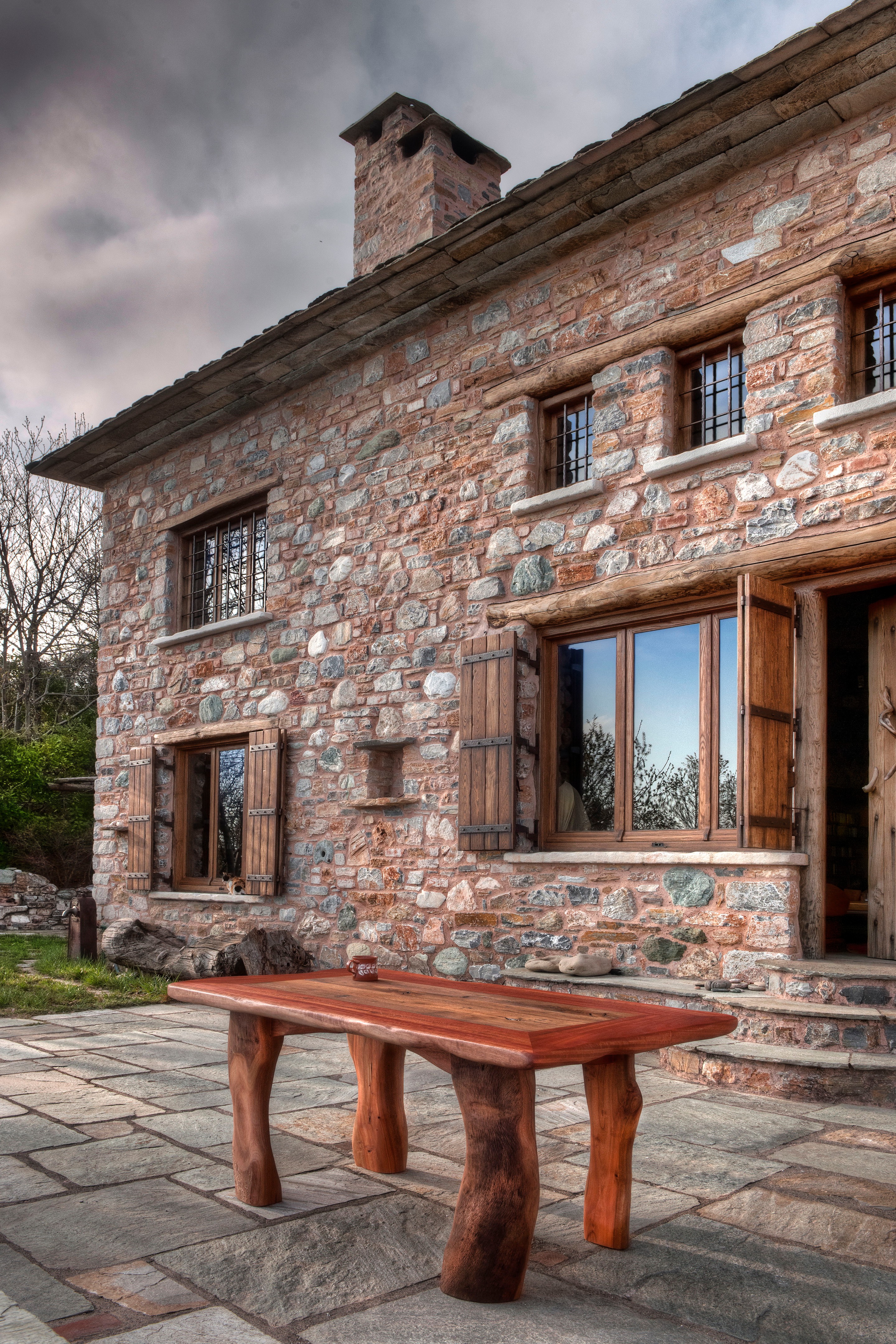 Pelion 山间混凝土石屋，融入自然的简约生活-52