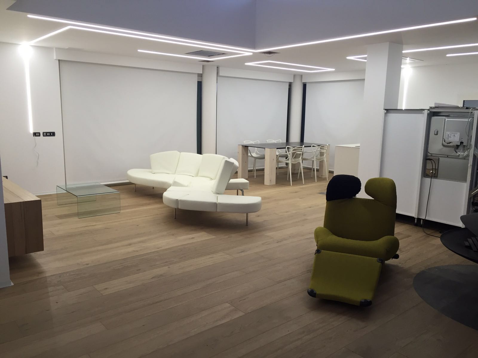 简约风格单家庭院住宅设计-32