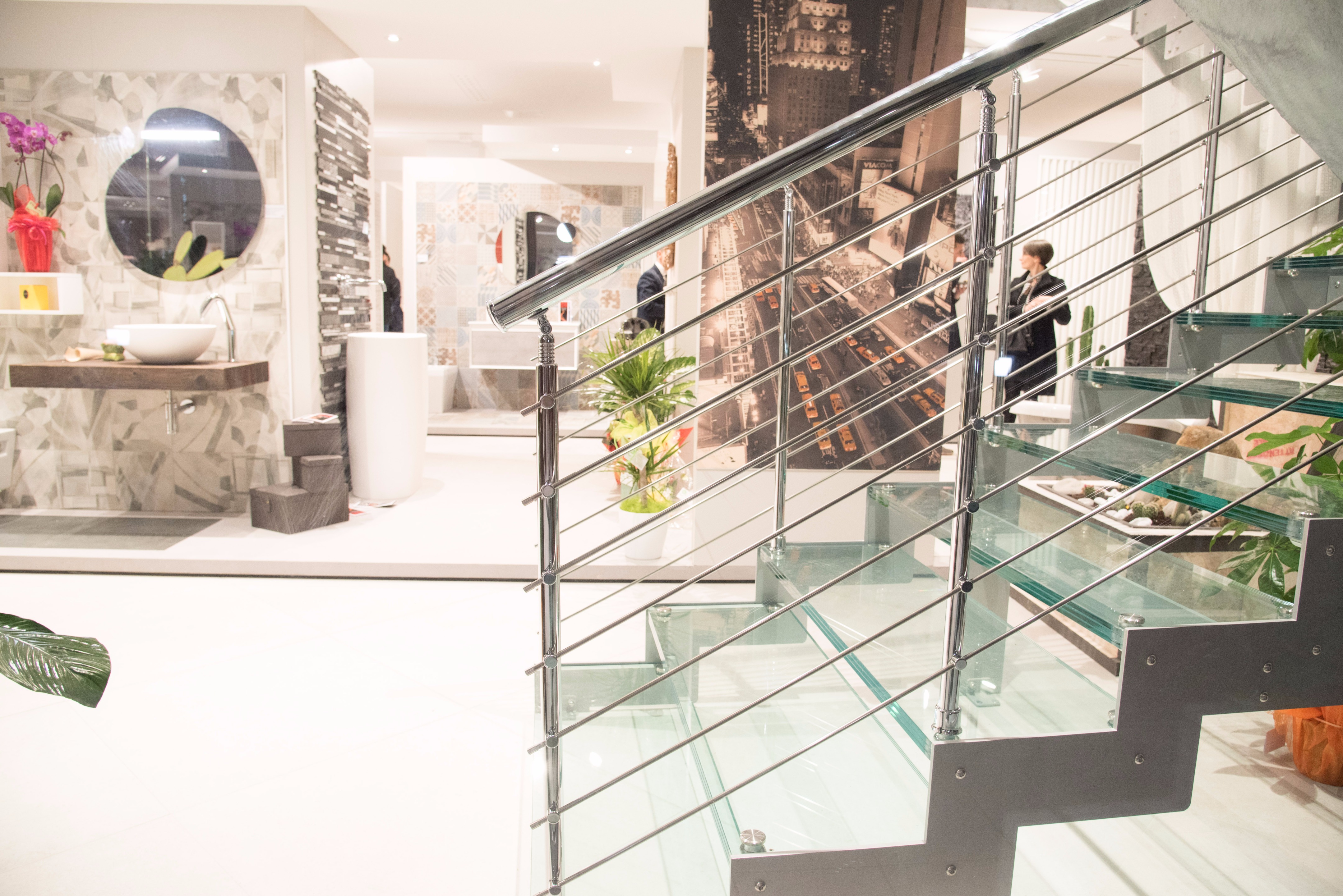 铝构玻璃水泥复合材料打造的意式展厅-13