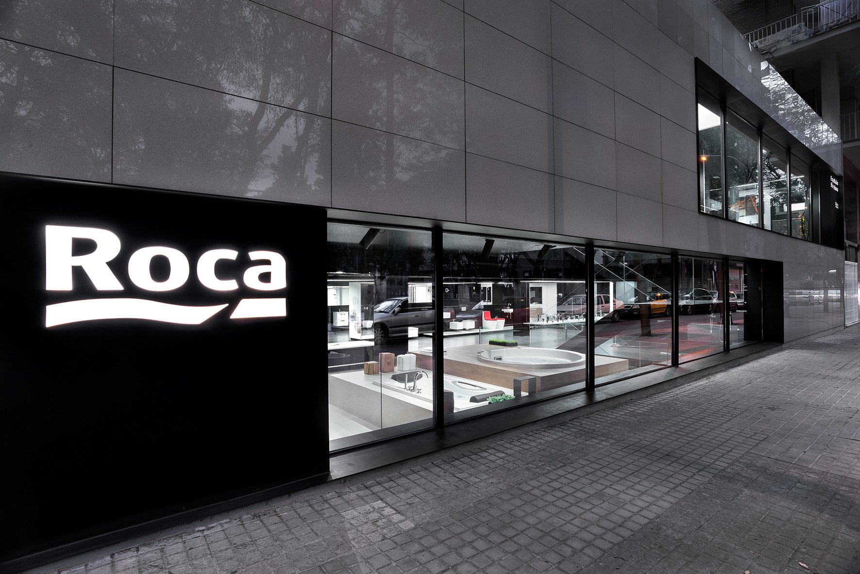 巴塞罗那 Roca 卫浴展示厅——自然光照的室内设计佳作-28