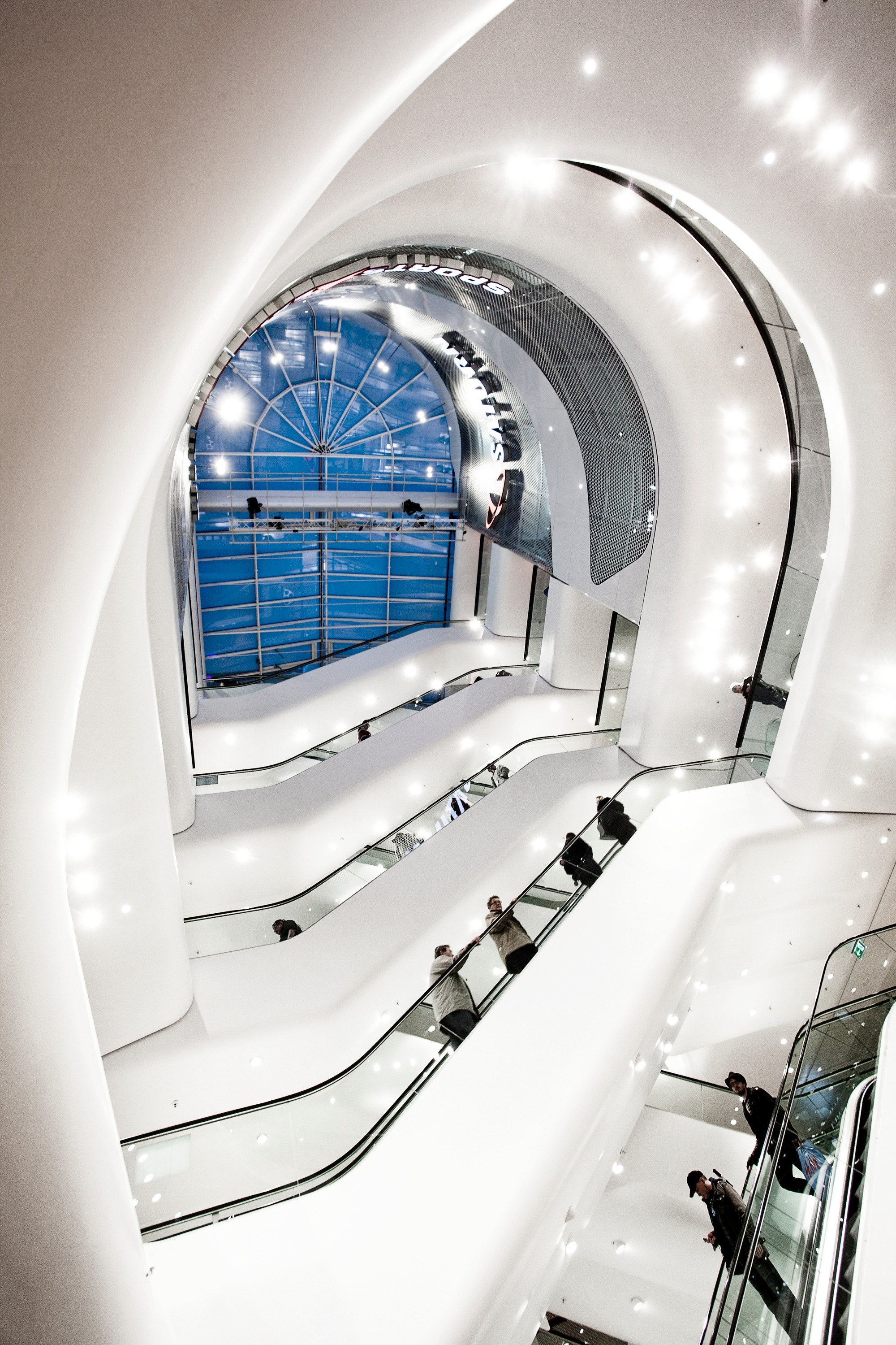 维也纳 Gerngross 购物商场翻新-3