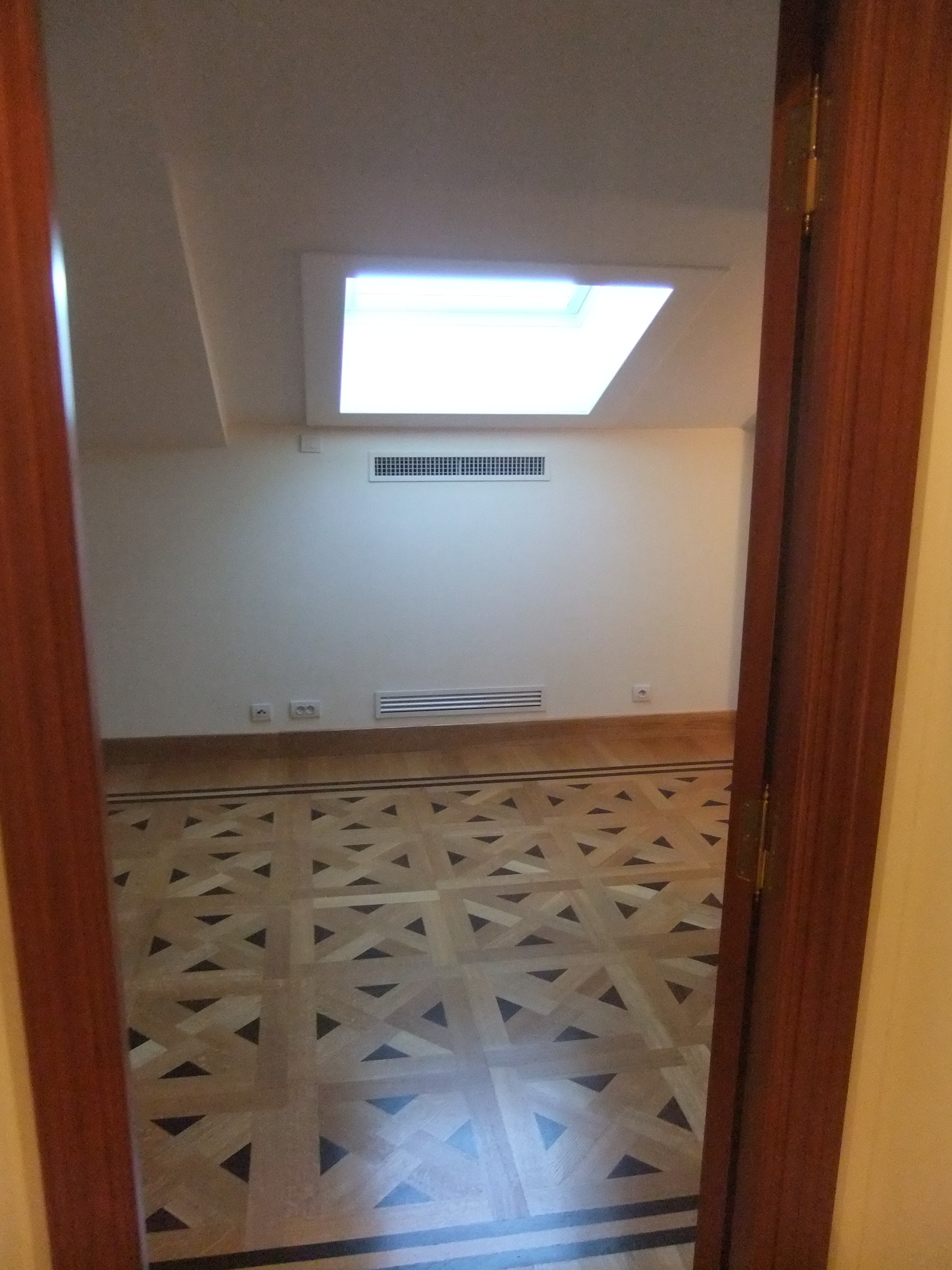 戛纳豪华别墅，舒适宜居的设计典范-15