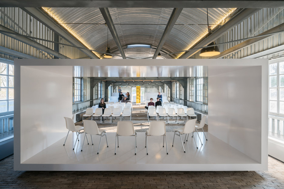 阿姆斯特丹艺术中心创意移动家具设计-6