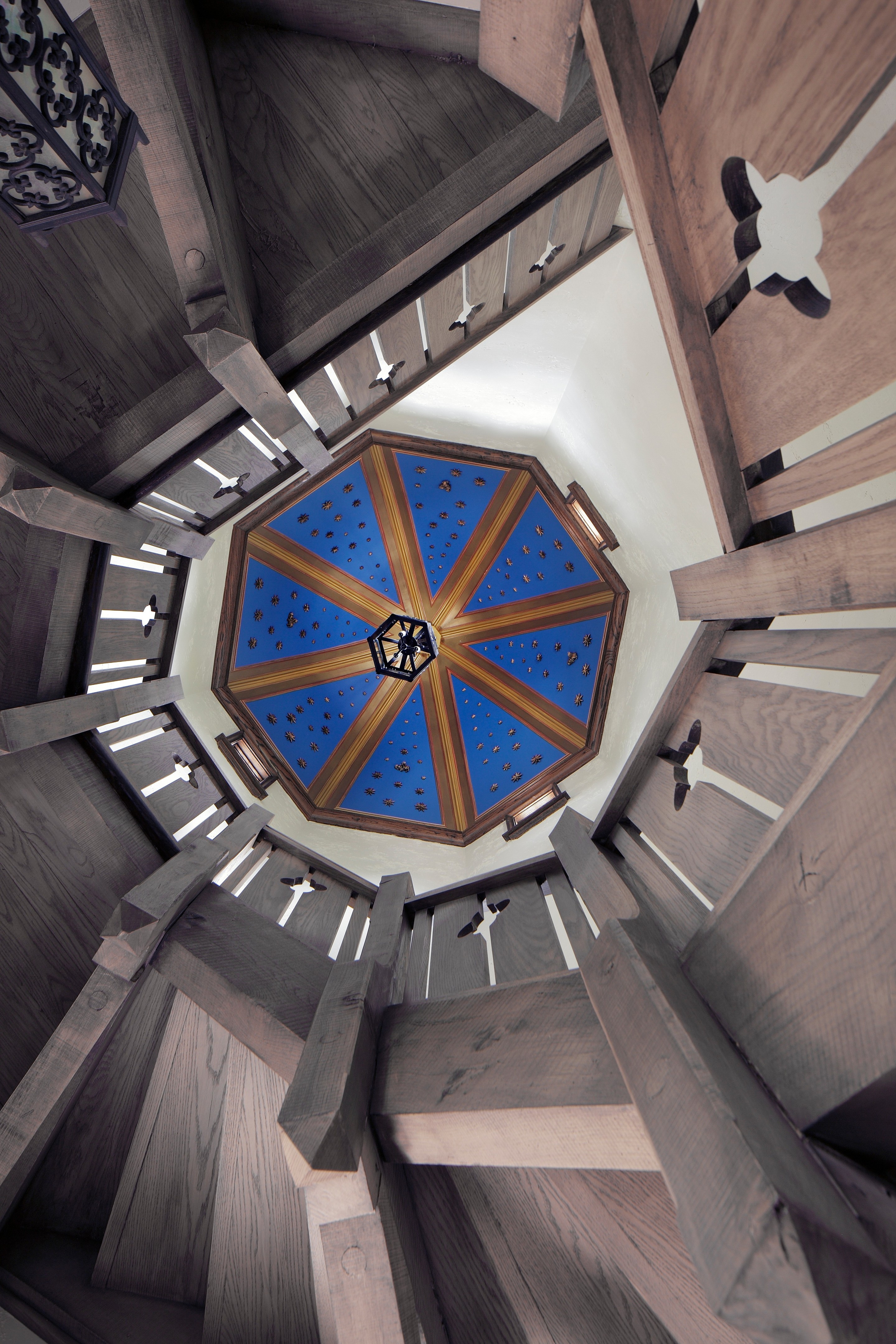 悬崖边的 Abbey 风格家园-4