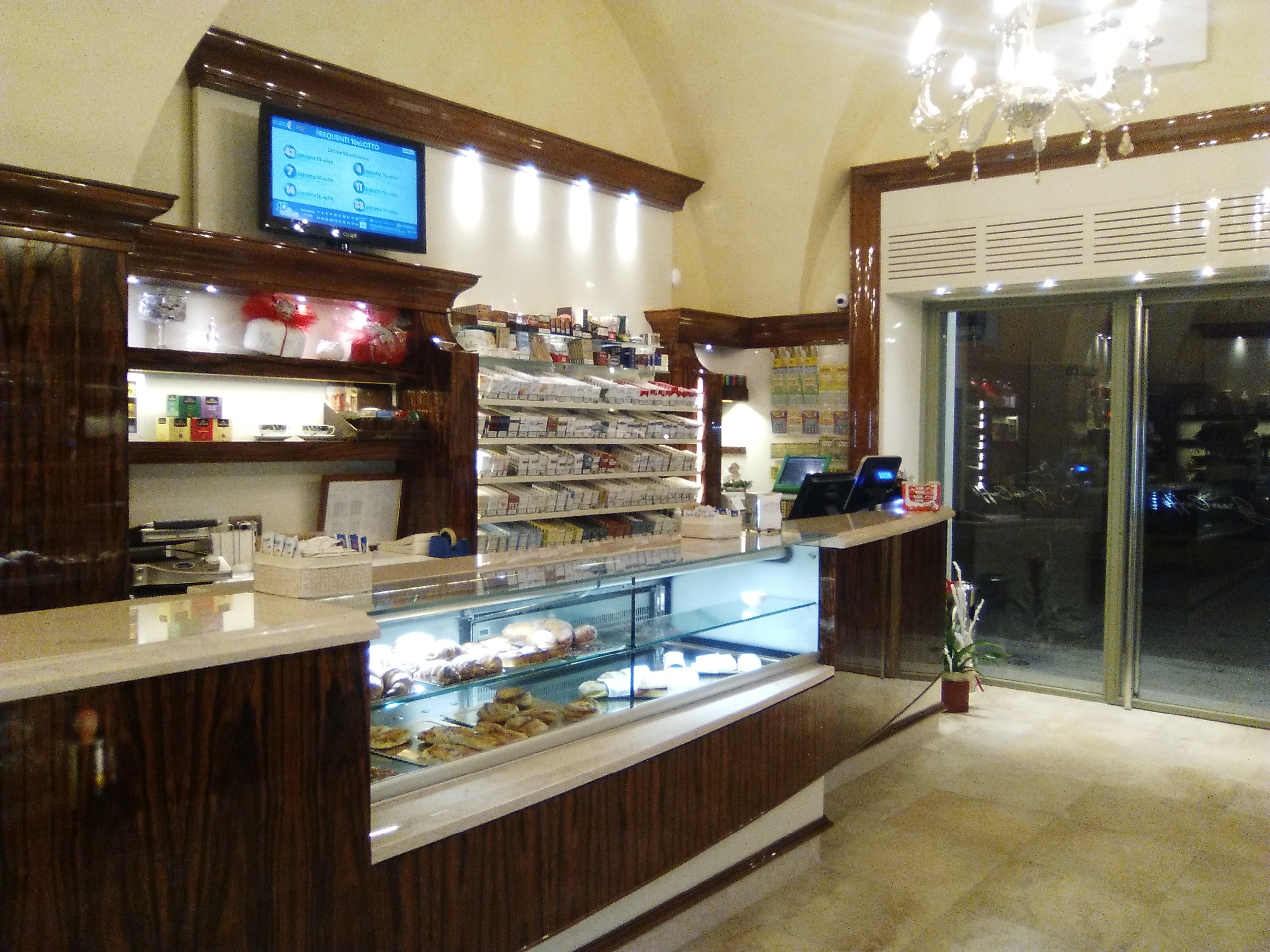 2016 年完成的意大利风格咖啡馆设计-0